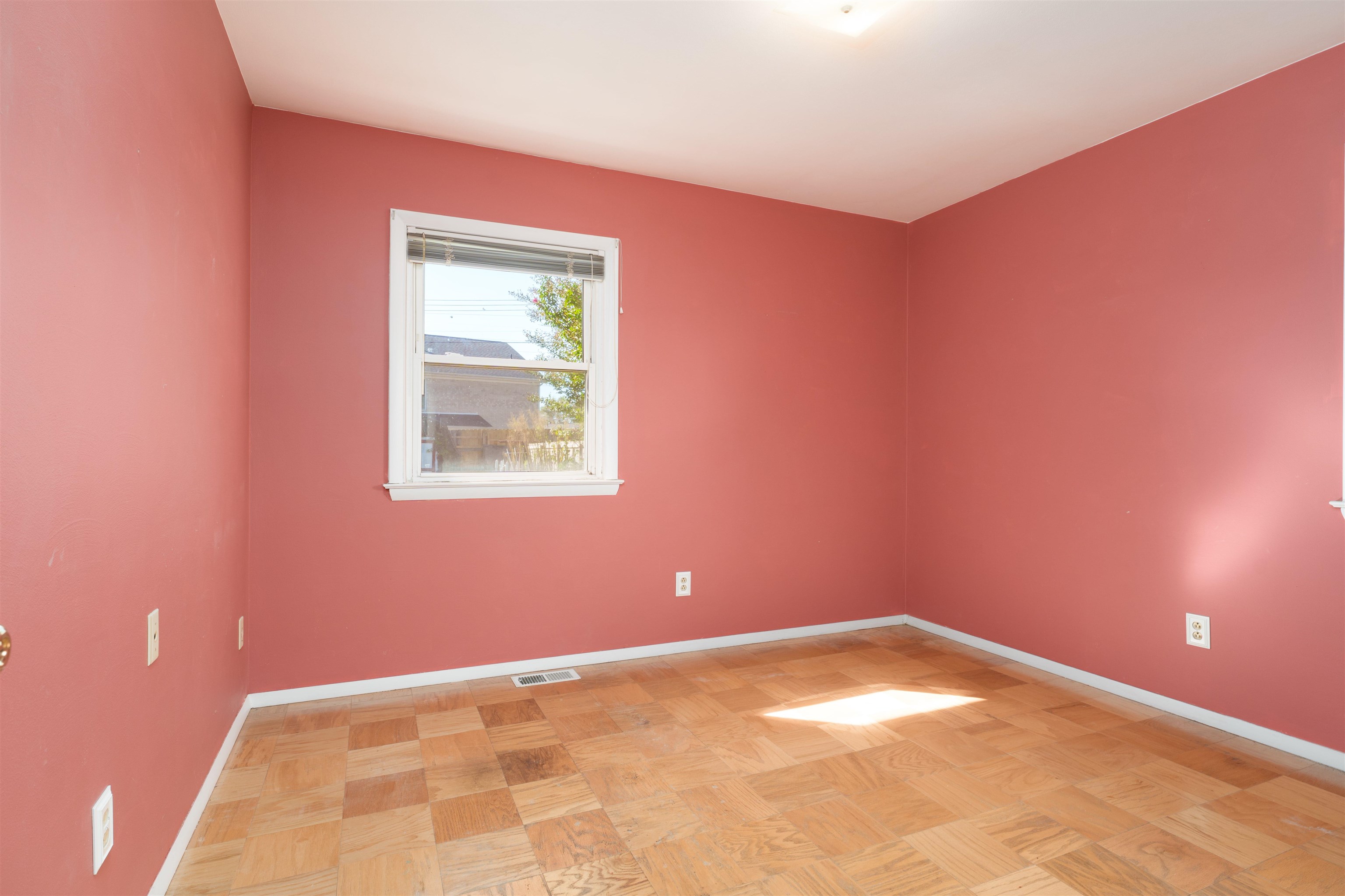 1914 Tomy Lee Ct, Owensboro, Kentucky 42301, 3 Bedrooms Bedrooms, ,2 BathroomsBathrooms,Single Family Residence,For Sale,Tomy Lee Ct,93355