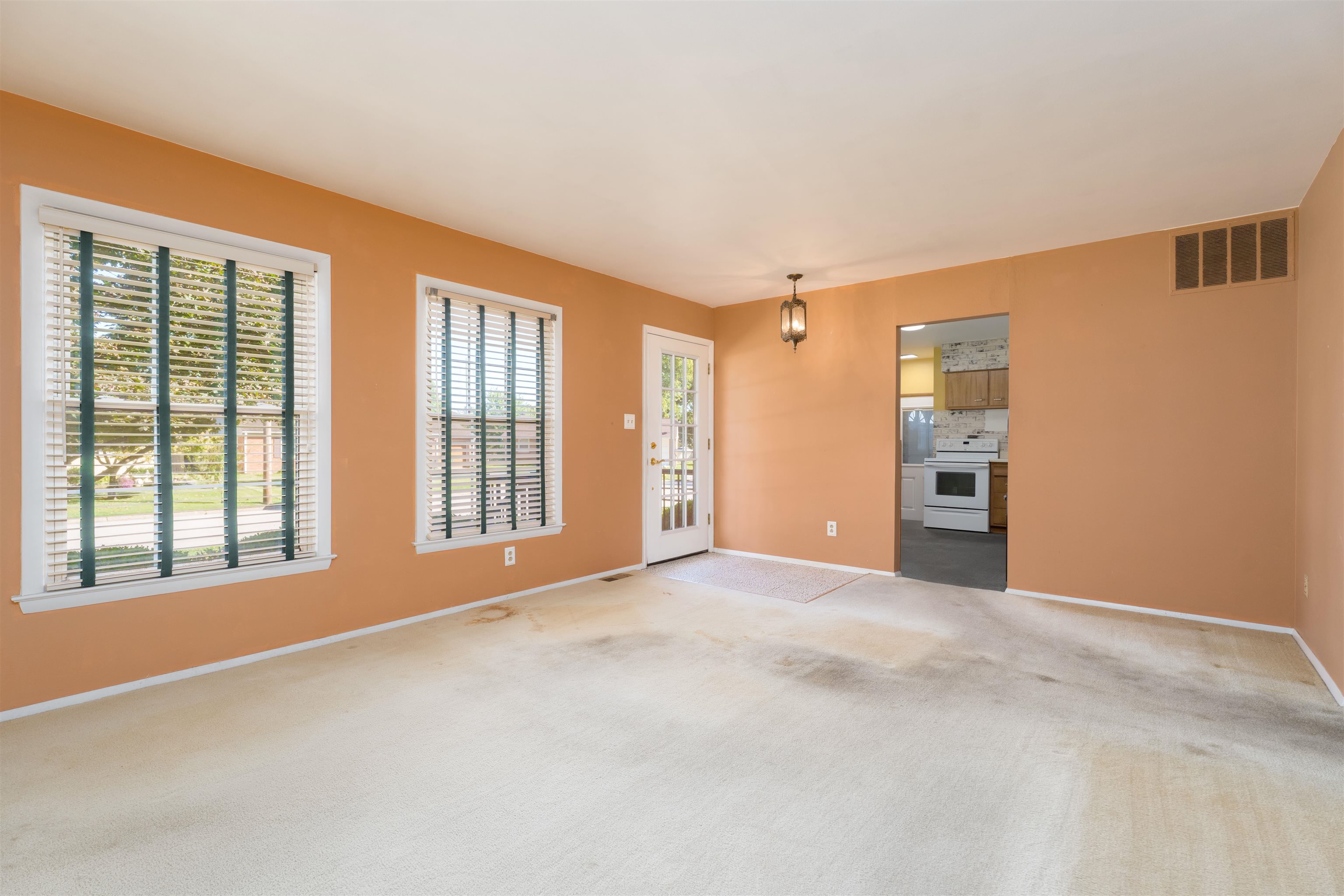 1914 Tomy Lee Ct, Owensboro, Kentucky 42301, 3 Bedrooms Bedrooms, ,2 BathroomsBathrooms,Single Family Residence,For Sale,Tomy Lee Ct,93355