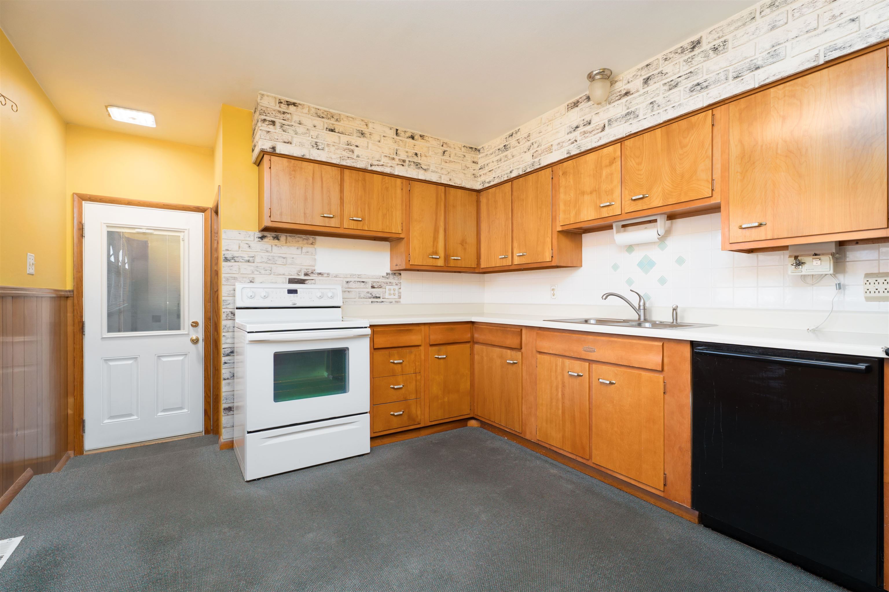 1914 Tomy Lee Ct, Owensboro, Kentucky 42301, 3 Bedrooms Bedrooms, ,2 BathroomsBathrooms,Single Family Residence,For Sale,Tomy Lee Ct,93355
