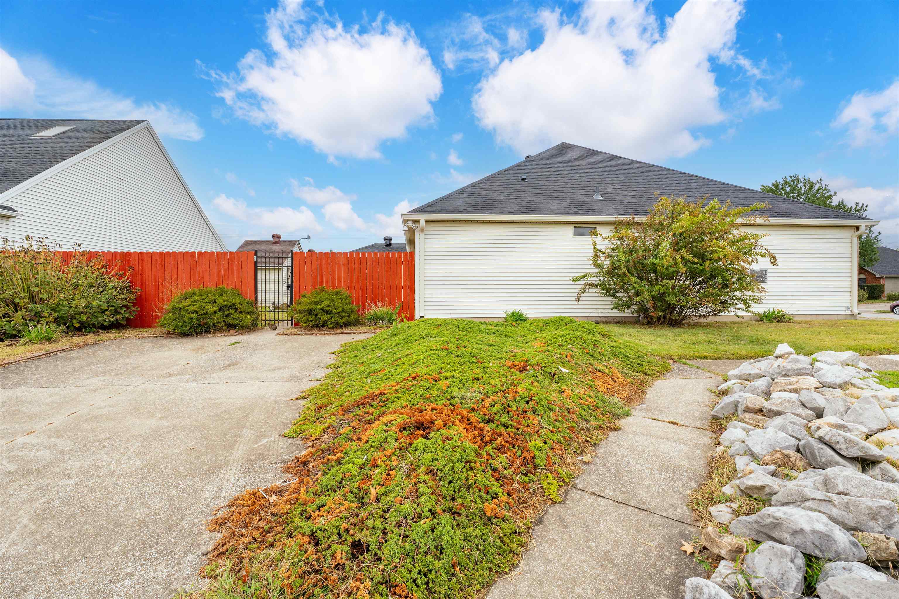 4418 McIntire Crossing, Owensboro, Kentucky 42301, 3 Bedrooms Bedrooms, ,2 BathroomsBathrooms,Single Family Residence,For Sale,McIntire Crossing,93356