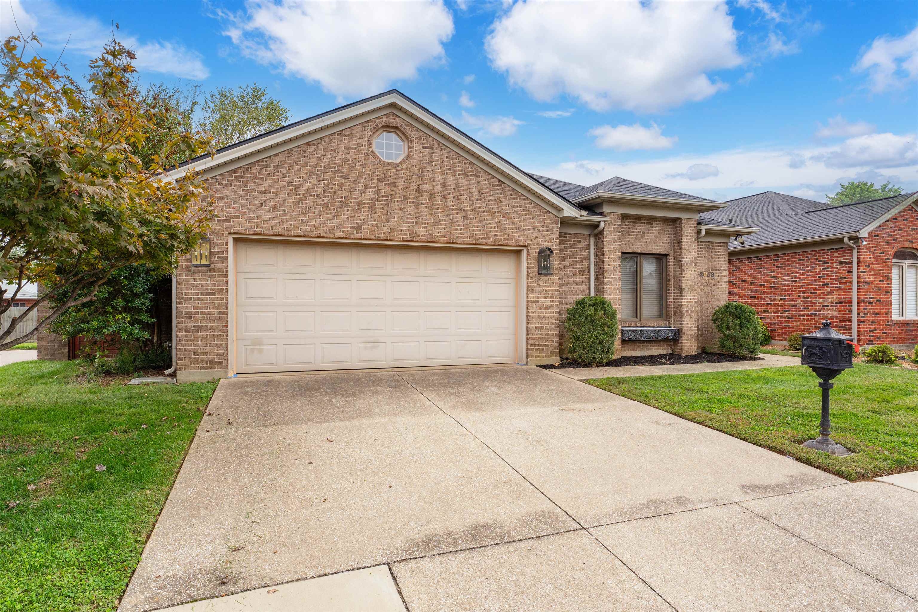 2058 Sussex Place, Owensboro, Kentucky 42301, 2 Bedrooms Bedrooms, ,2 BathroomsBathrooms,Single Family Residence,For Sale,Sussex Place,93357