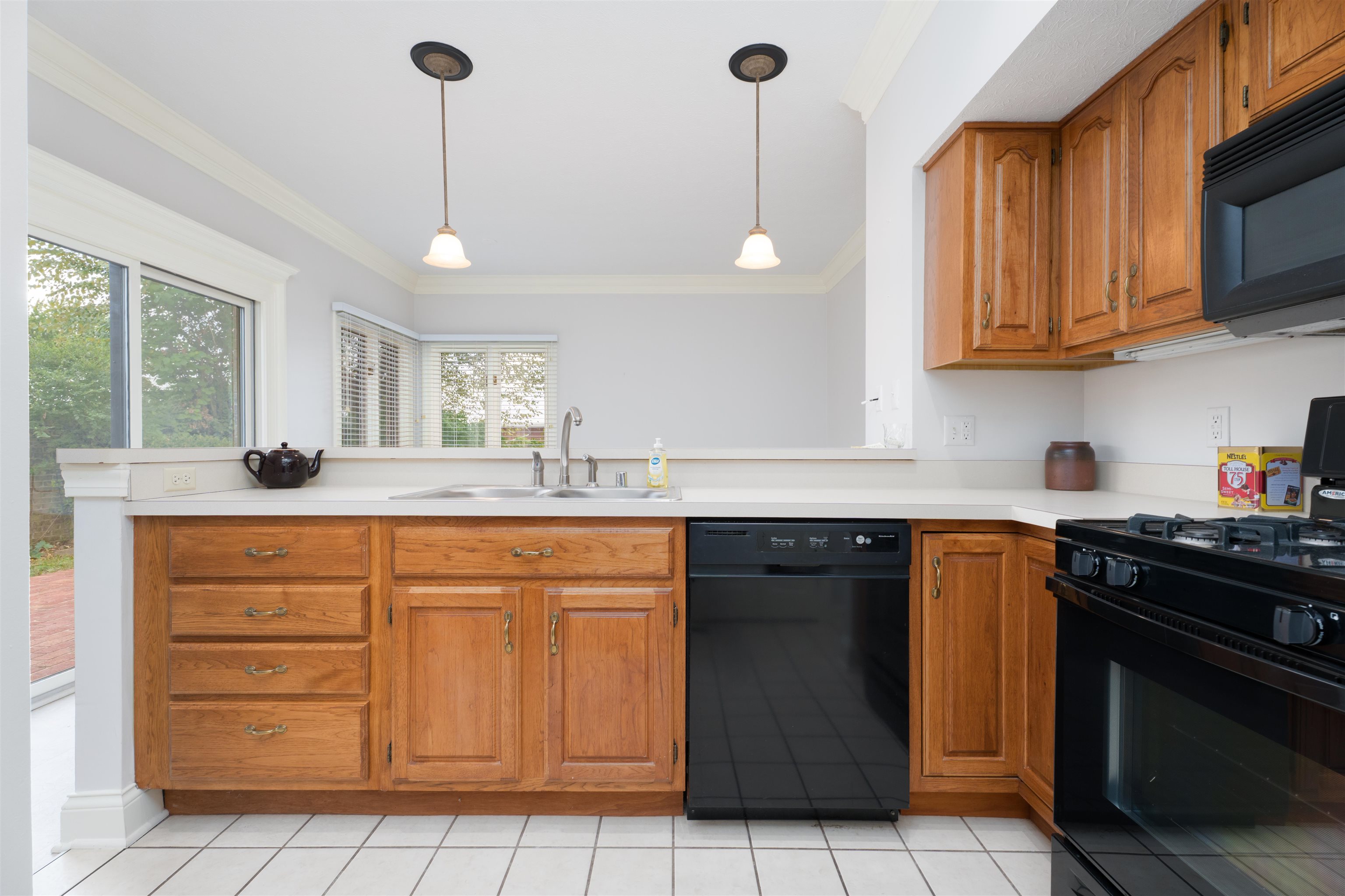 2058 Sussex Place, Owensboro, Kentucky 42301, 2 Bedrooms Bedrooms, ,2 BathroomsBathrooms,Single Family Residence,For Sale,Sussex Place,93357