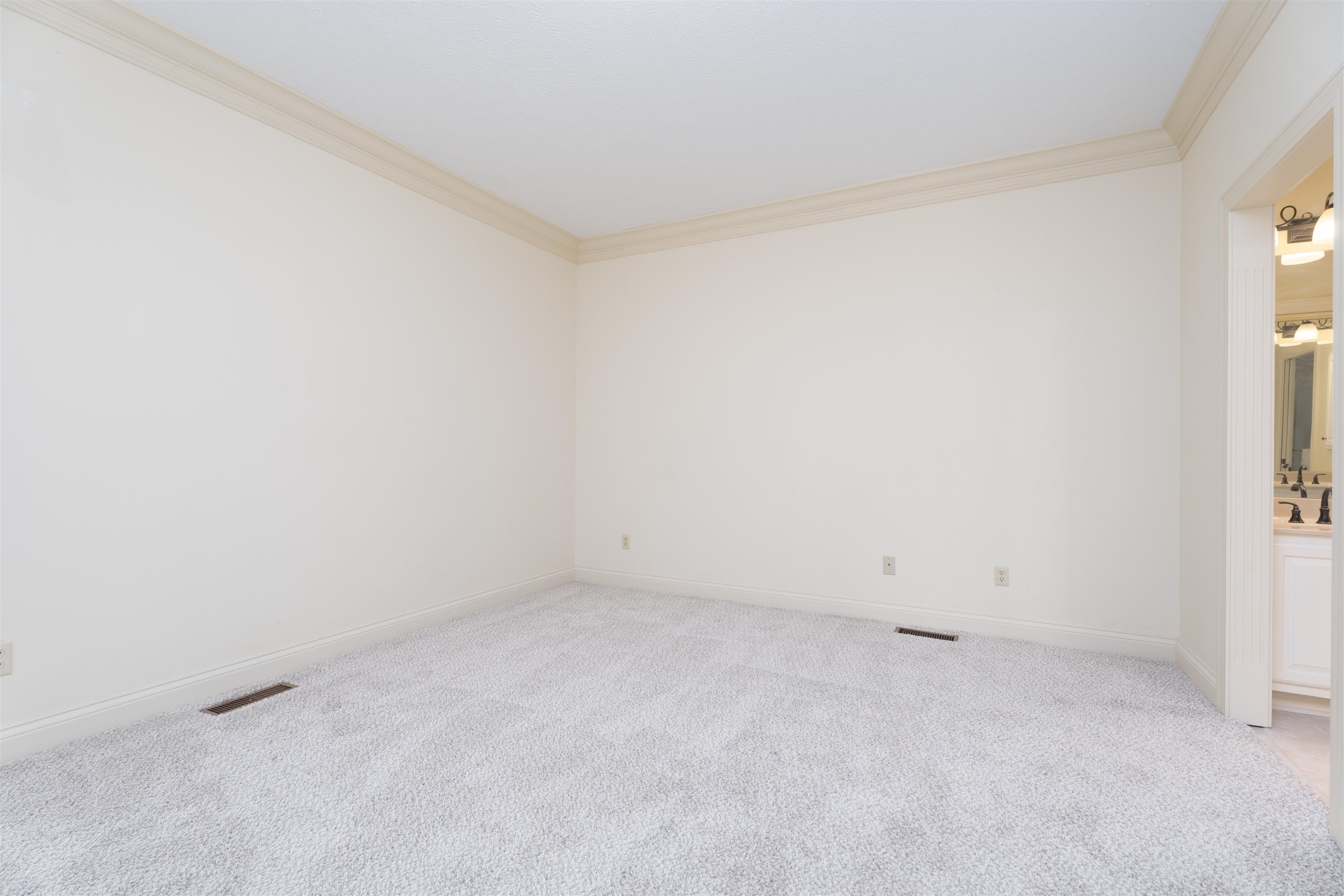 2058 Sussex Place, Owensboro, Kentucky 42301, 2 Bedrooms Bedrooms, ,2 BathroomsBathrooms,Single Family Residence,For Sale,Sussex Place,93357