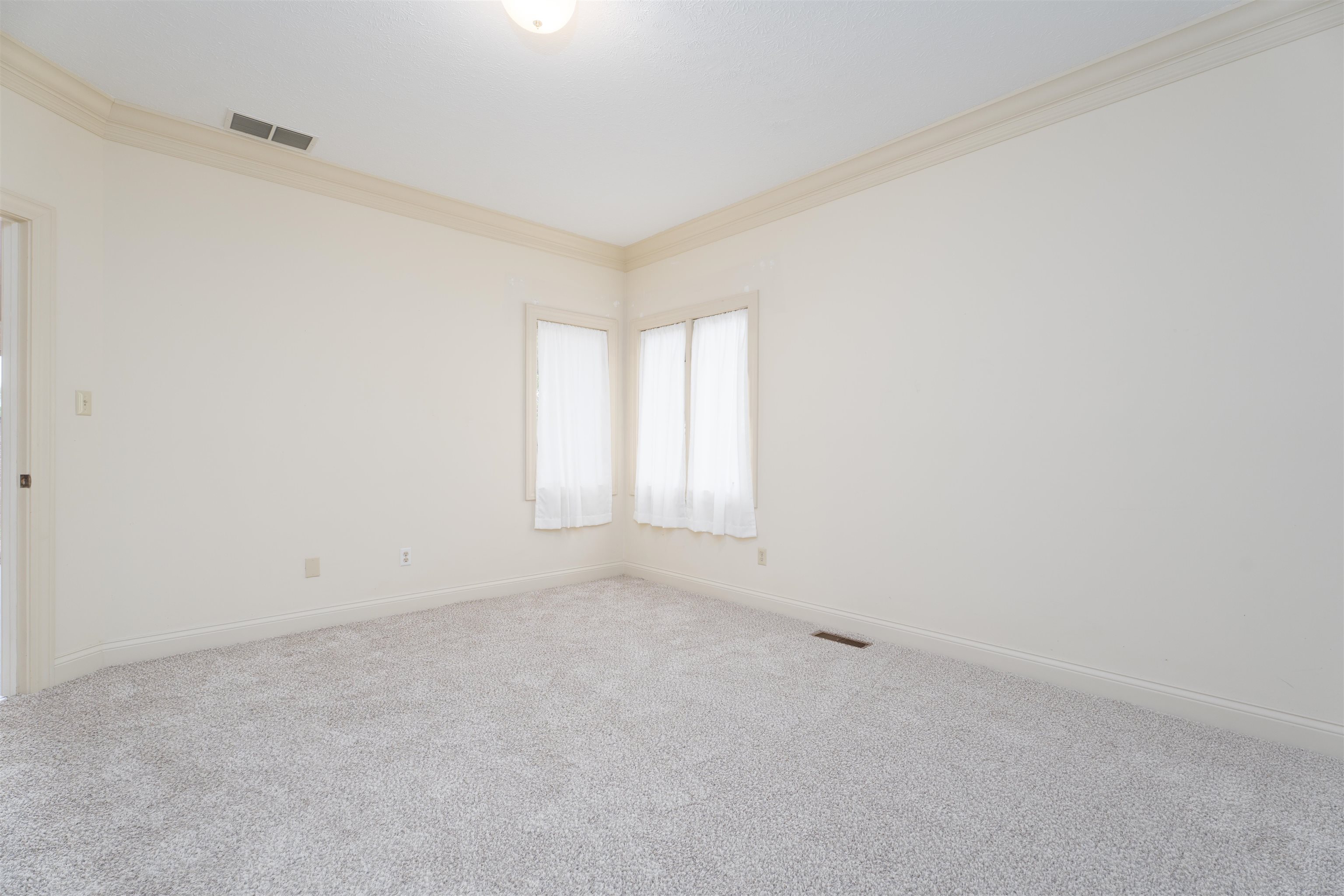 2058 Sussex Place, Owensboro, Kentucky 42301, 2 Bedrooms Bedrooms, ,2 BathroomsBathrooms,Single Family Residence,For Sale,Sussex Place,93357