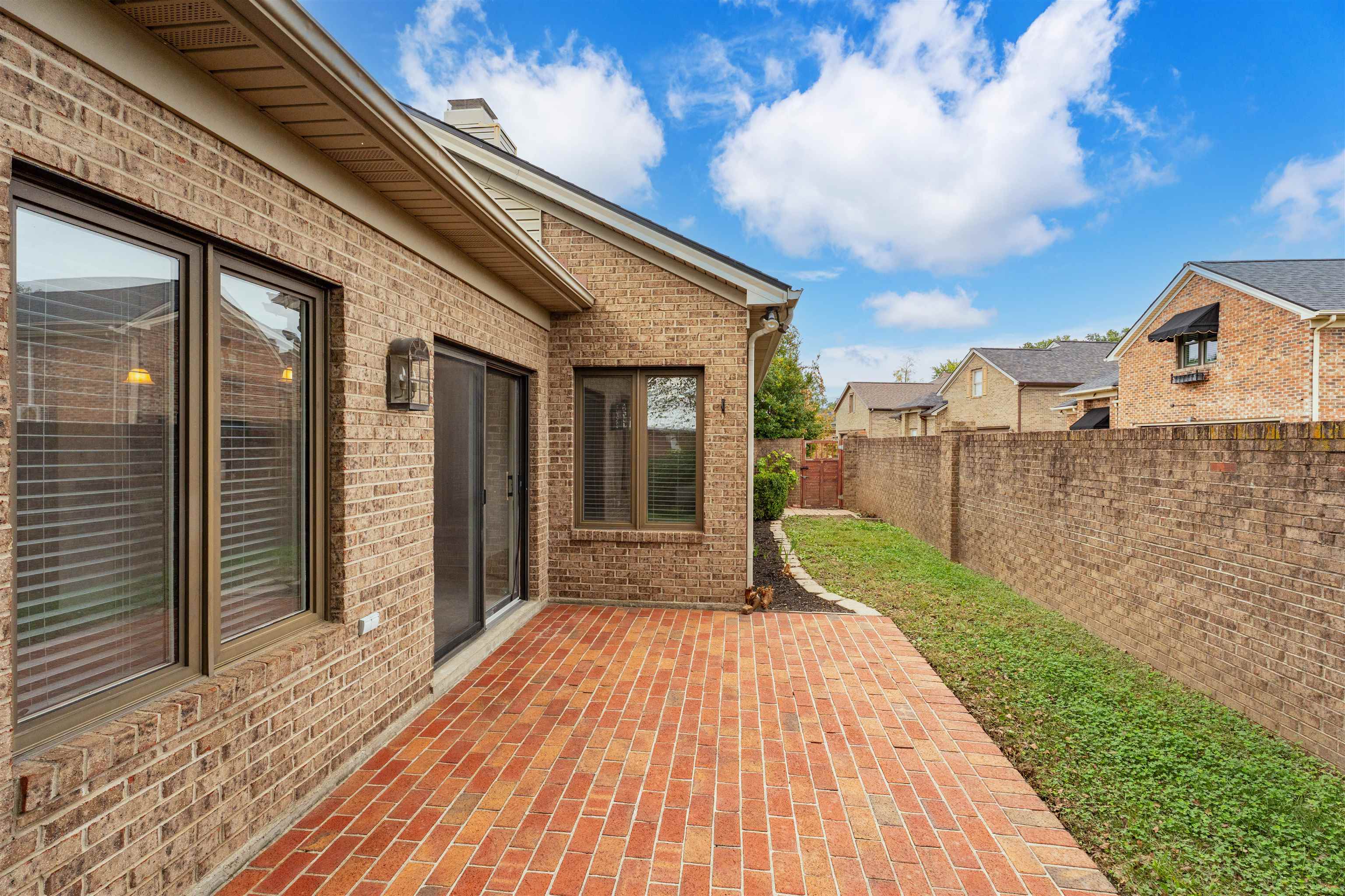 2058 Sussex Place, Owensboro, Kentucky 42301, 2 Bedrooms Bedrooms, ,2 BathroomsBathrooms,Single Family Residence,For Sale,Sussex Place,93357