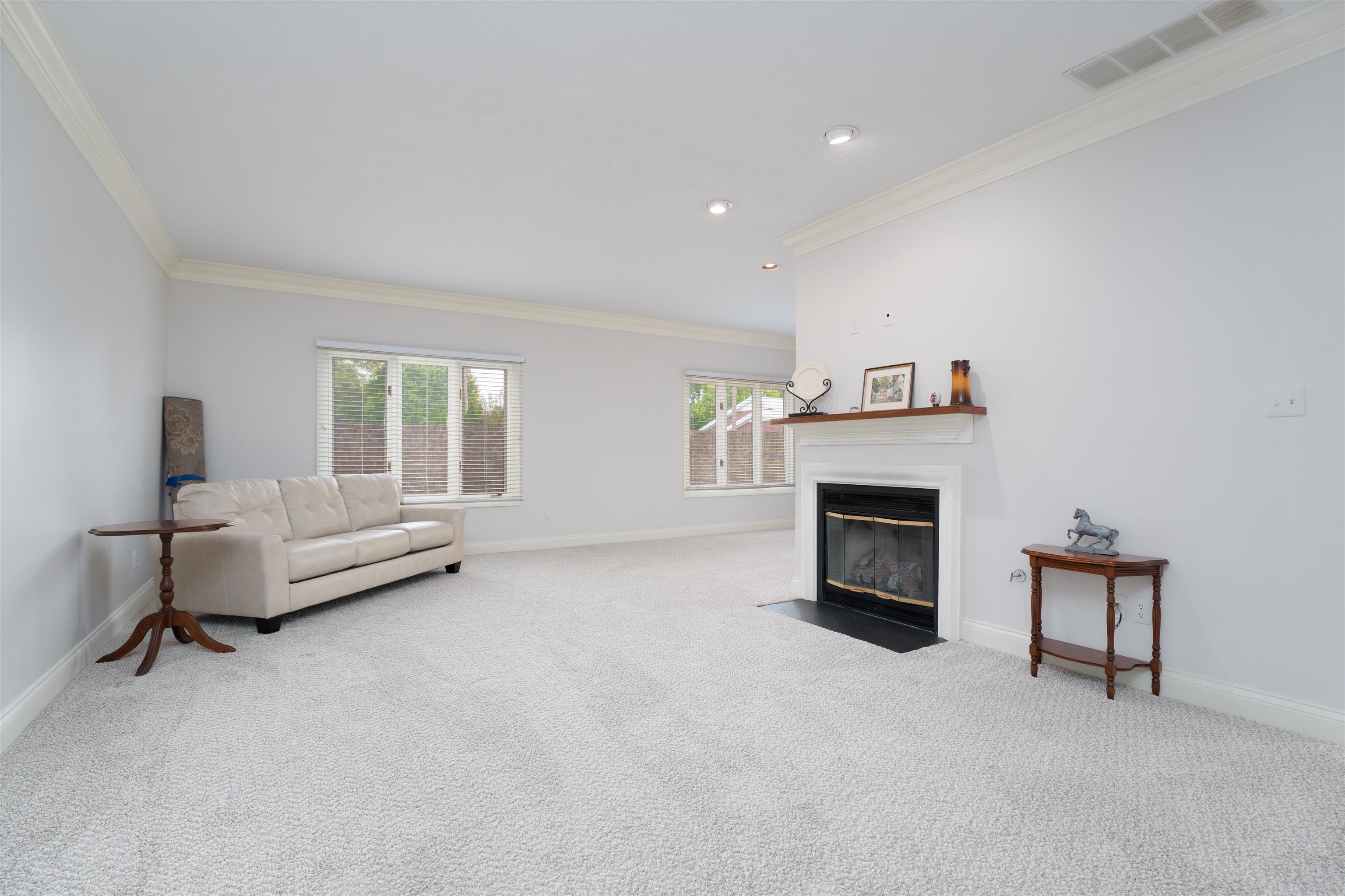 2058 Sussex Place, Owensboro, Kentucky 42301, 2 Bedrooms Bedrooms, ,2 BathroomsBathrooms,Single Family Residence,For Sale,Sussex Place,93357