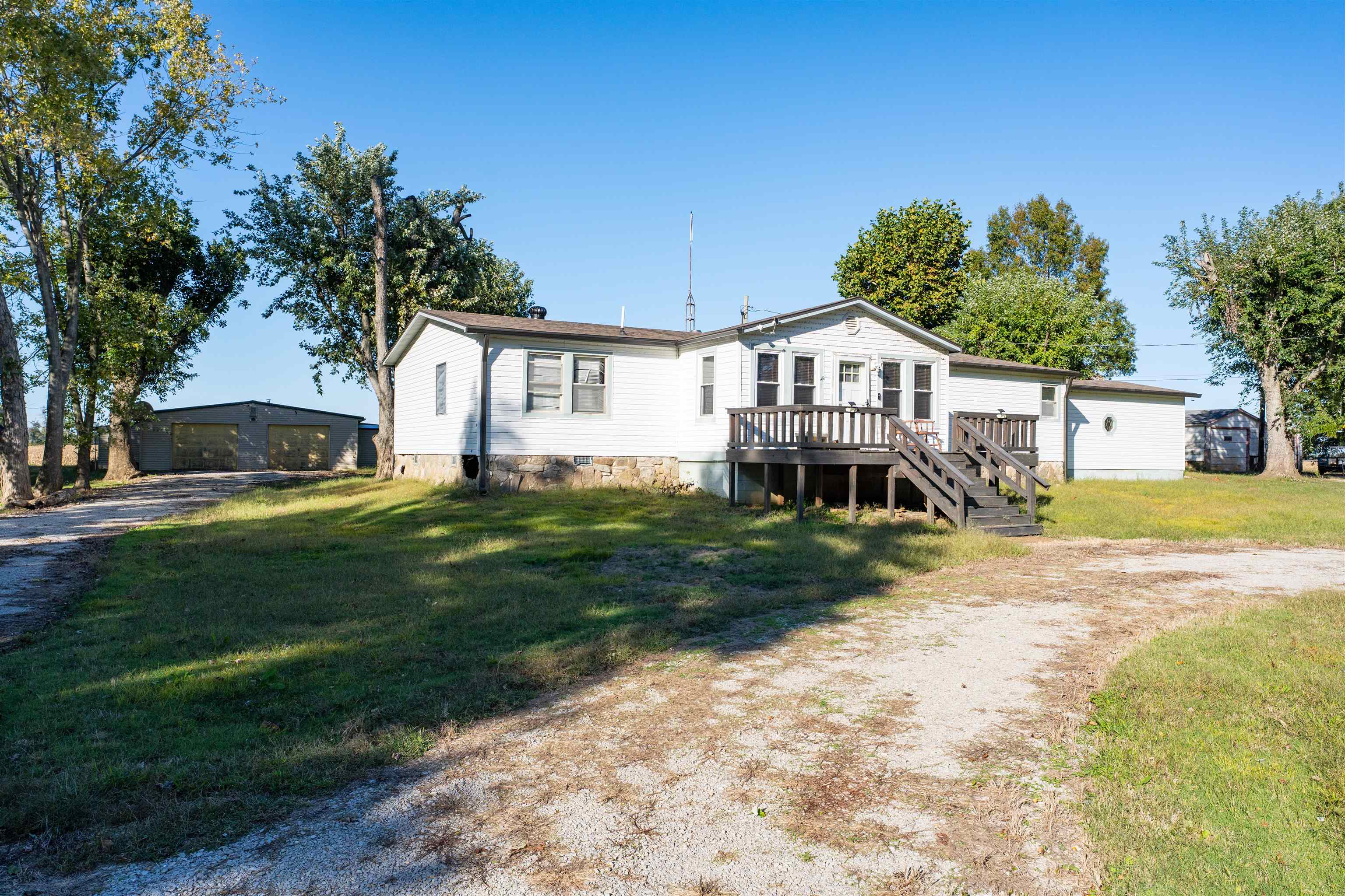 9285 Stanley-Birk City Rd, Owensboro, Kentucky 42301, 3 Bedrooms Bedrooms, ,2 BathroomsBathrooms,Single Family Residence,For Sale,Stanley-Birk City Rd,93361