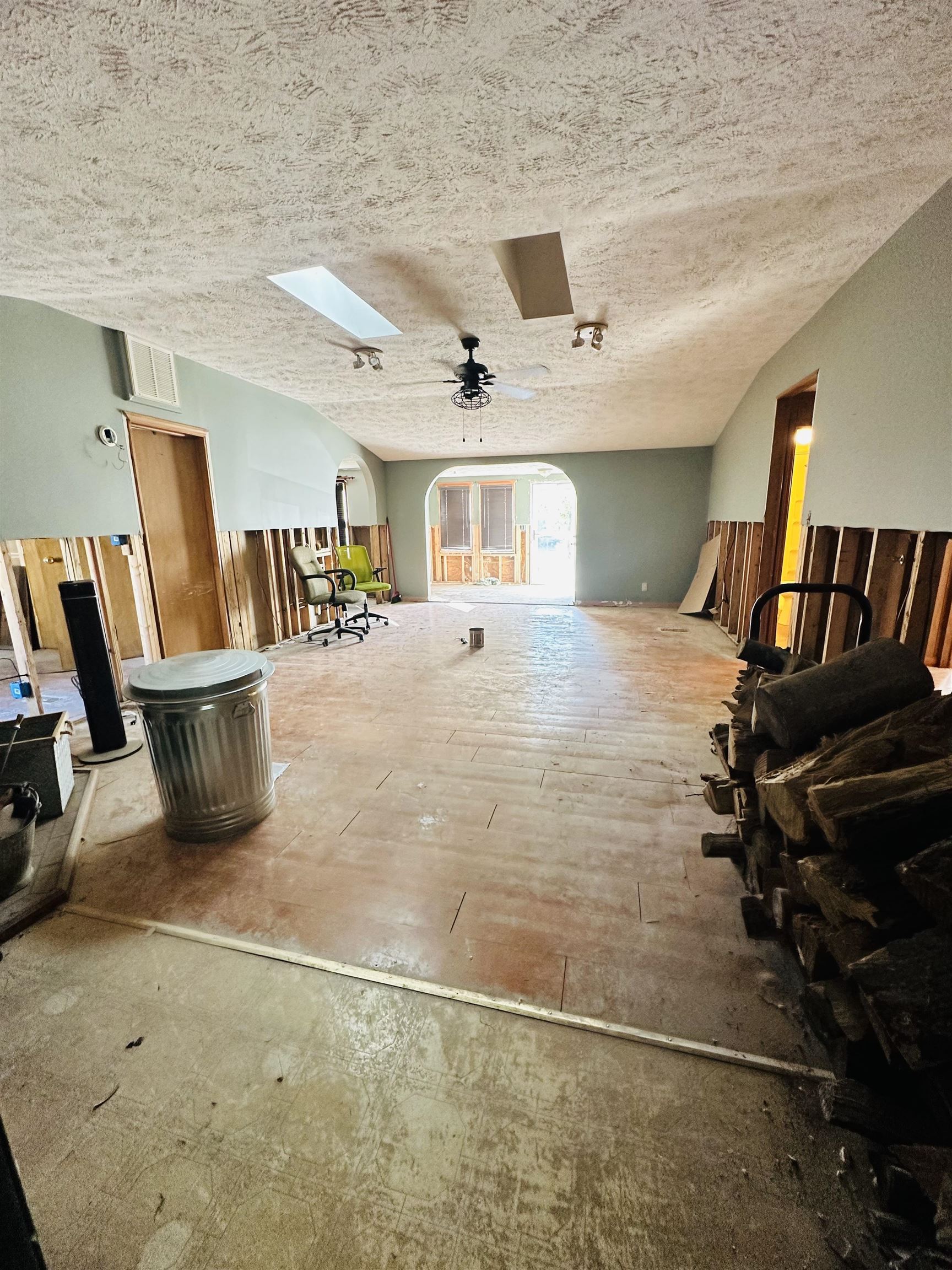 9285 Stanley-Birk City Rd, Owensboro, Kentucky 42301, 3 Bedrooms Bedrooms, ,2 BathroomsBathrooms,Single Family Residence,For Sale,Stanley-Birk City Rd,93361