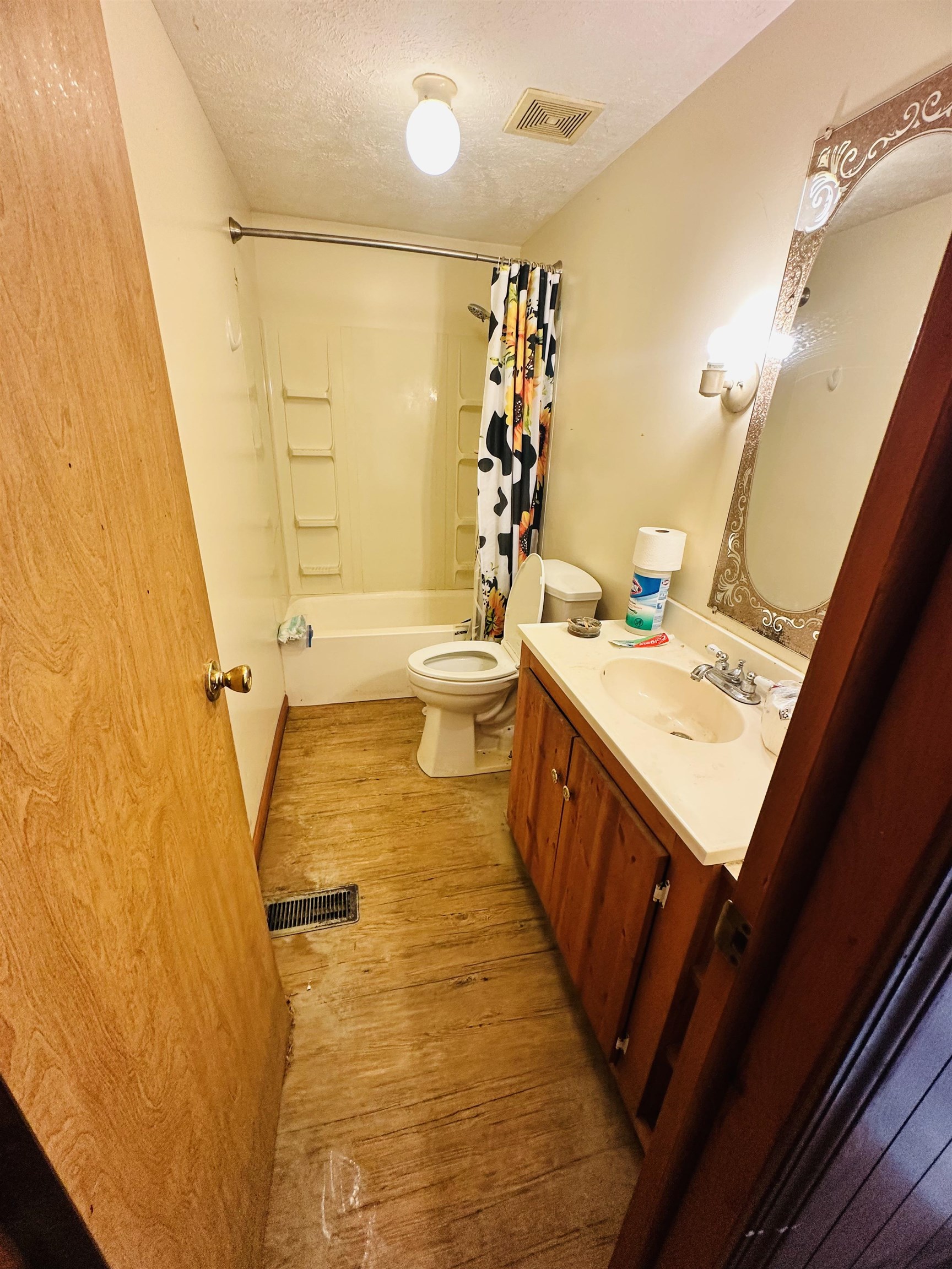9285 Stanley-Birk City Rd, Owensboro, Kentucky 42301, 3 Bedrooms Bedrooms, ,2 BathroomsBathrooms,Single Family Residence,For Sale,Stanley-Birk City Rd,93361