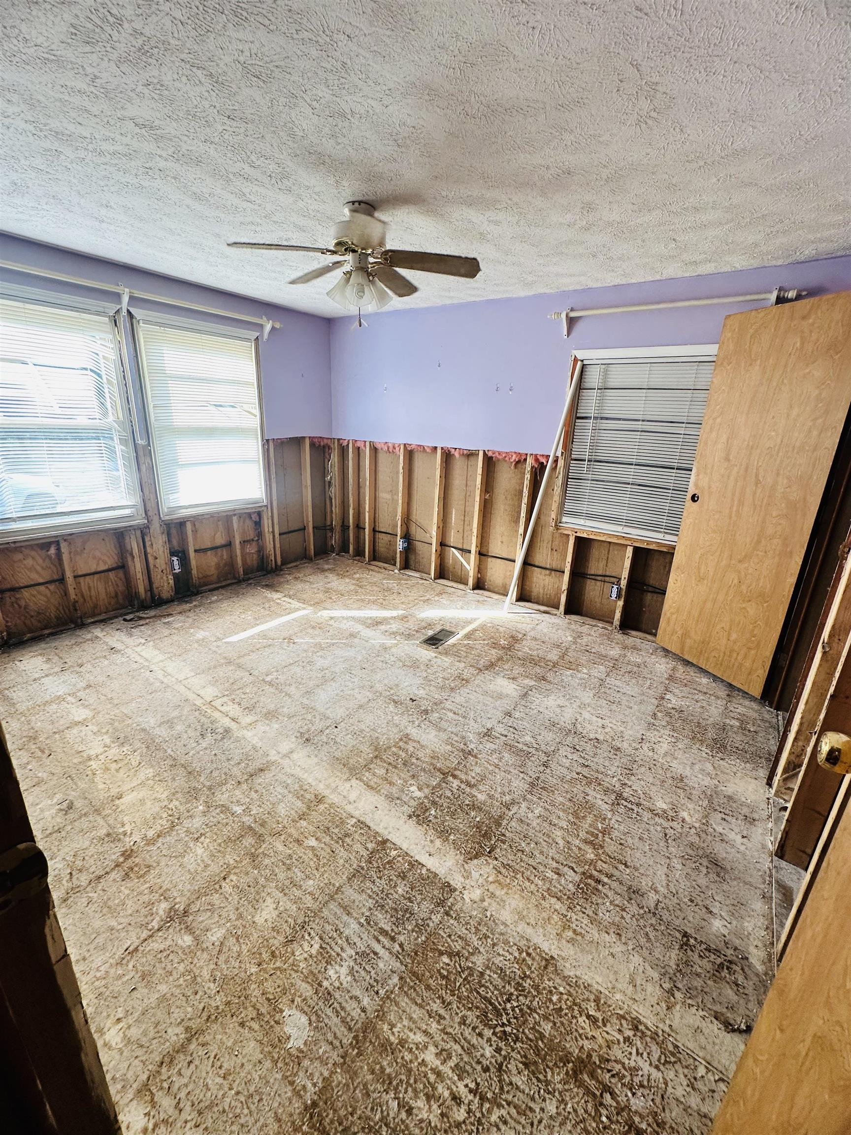 9285 Stanley-Birk City Rd, Owensboro, Kentucky 42301, 3 Bedrooms Bedrooms, ,2 BathroomsBathrooms,Single Family Residence,For Sale,Stanley-Birk City Rd,93361