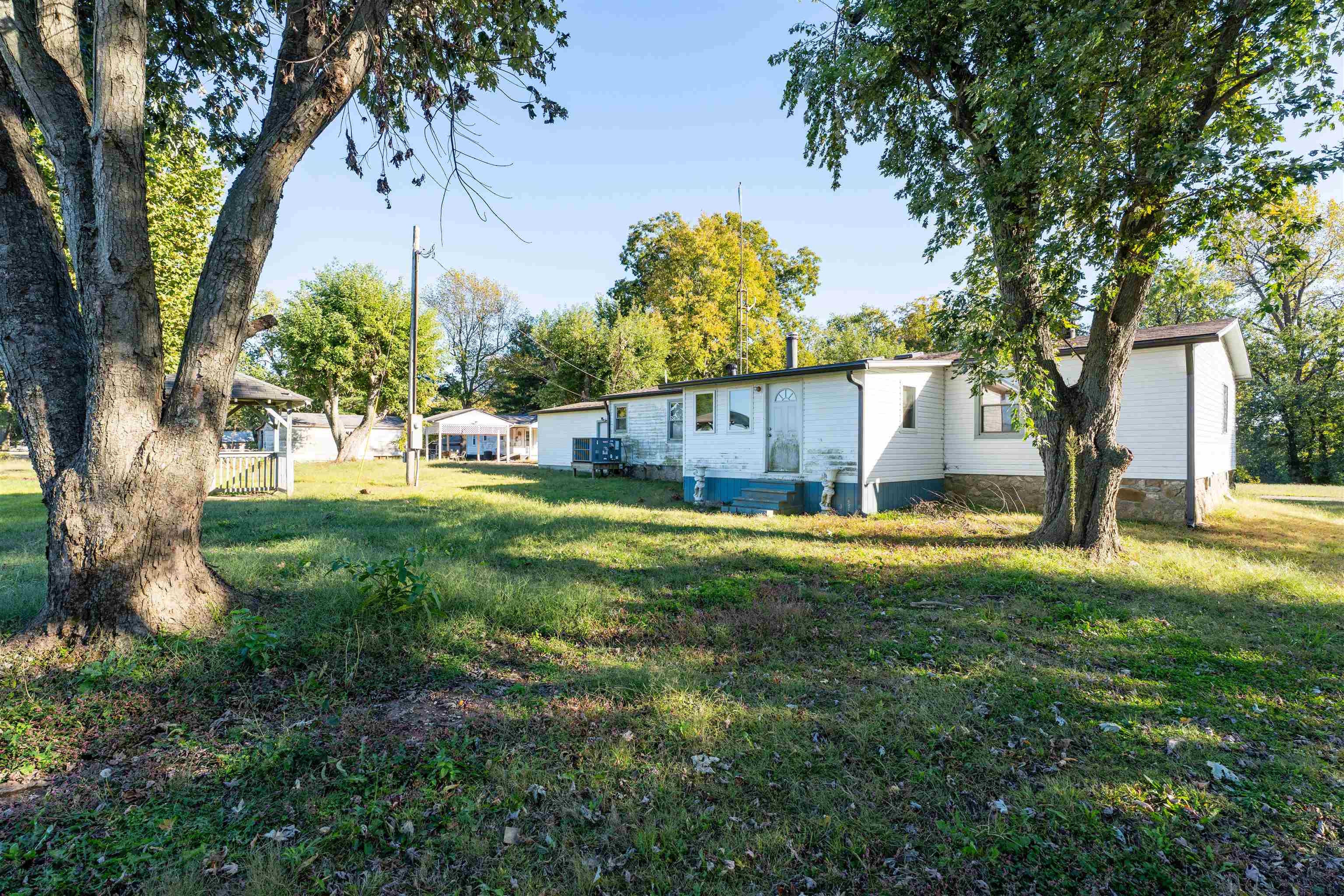 9285 Stanley-Birk City Rd, Owensboro, Kentucky 42301, 3 Bedrooms Bedrooms, ,2 BathroomsBathrooms,Single Family Residence,For Sale,Stanley-Birk City Rd,93361