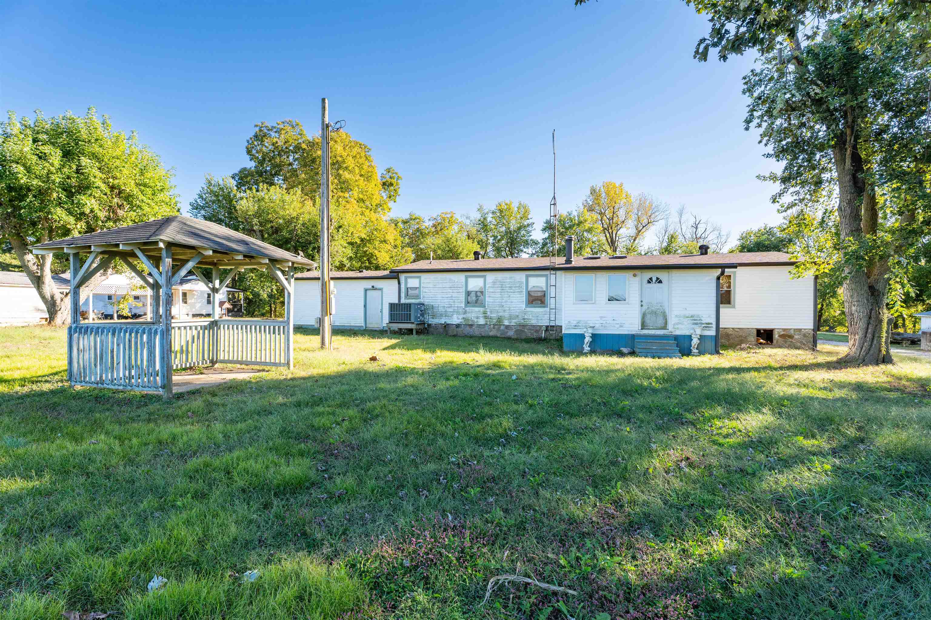 9285 Stanley-Birk City Rd, Owensboro, Kentucky 42301, 3 Bedrooms Bedrooms, ,2 BathroomsBathrooms,Single Family Residence,For Sale,Stanley-Birk City Rd,93361