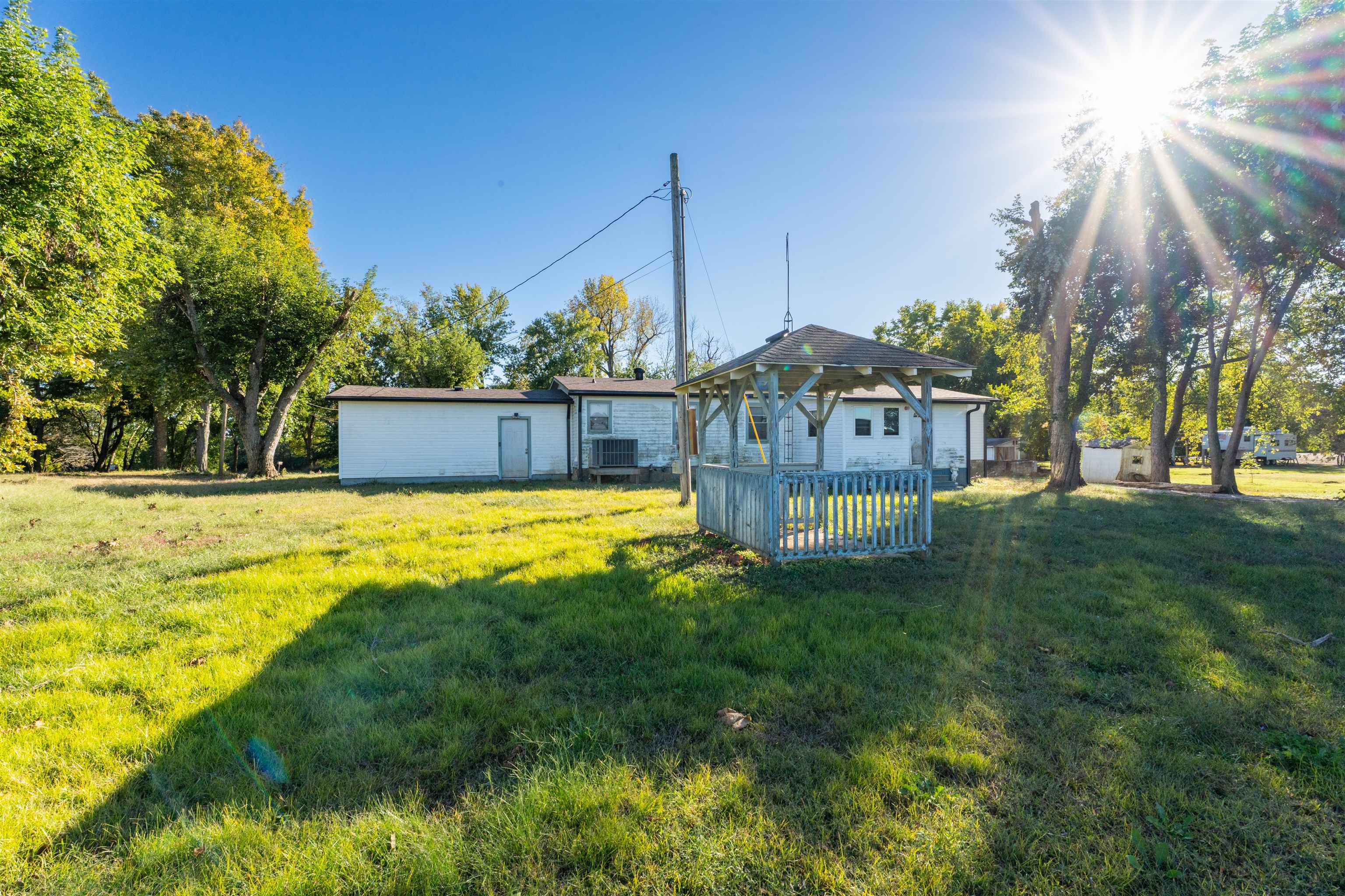 9285 Stanley-Birk City Rd, Owensboro, Kentucky 42301, 3 Bedrooms Bedrooms, ,2 BathroomsBathrooms,Single Family Residence,For Sale,Stanley-Birk City Rd,93361