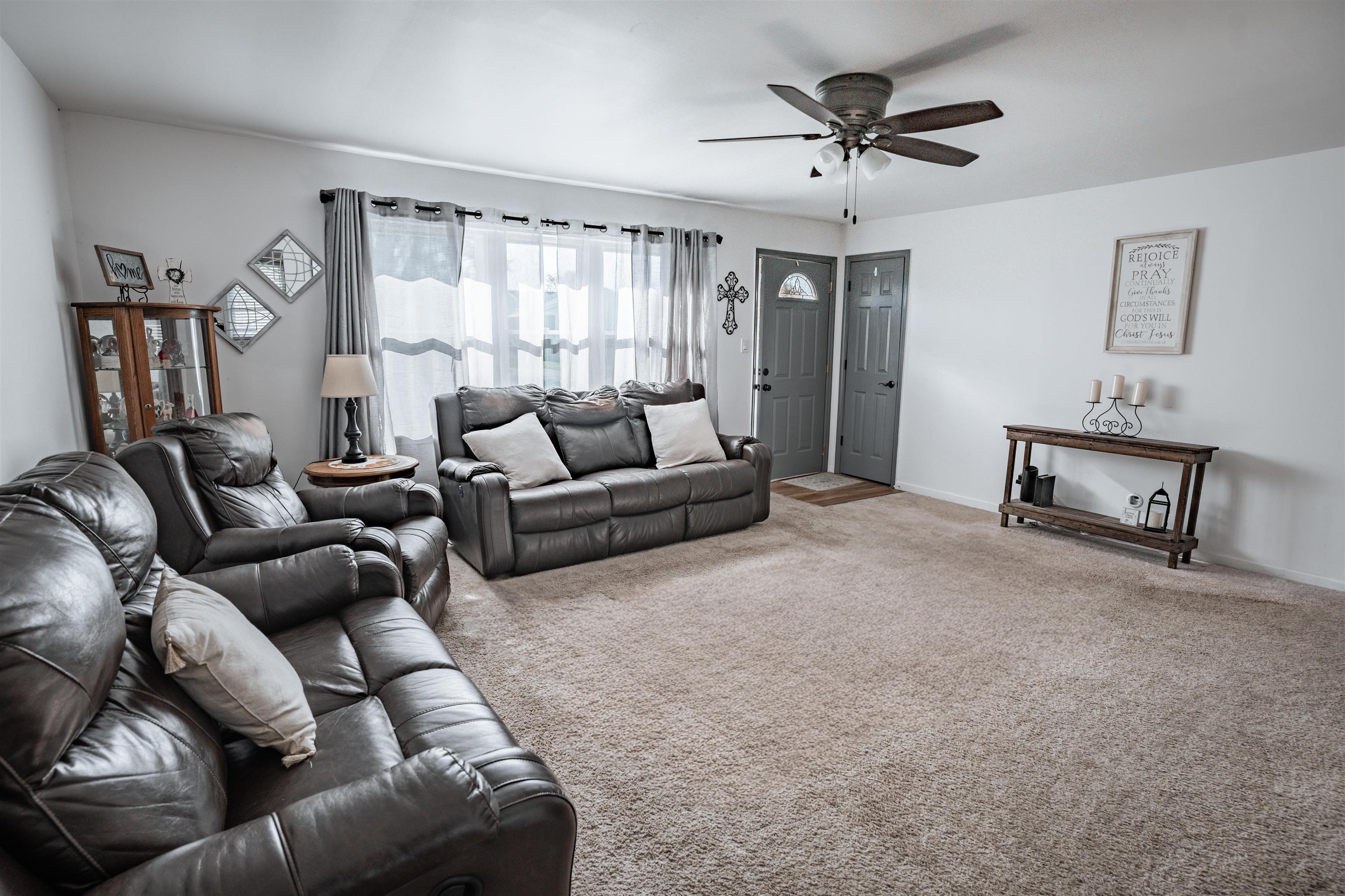 1685 Marshall St, Henderson, Kentucky 42420, 3 Bedrooms Bedrooms, ,1 BathroomBathrooms,Single Family Residence,For Sale,Marshall St,93372