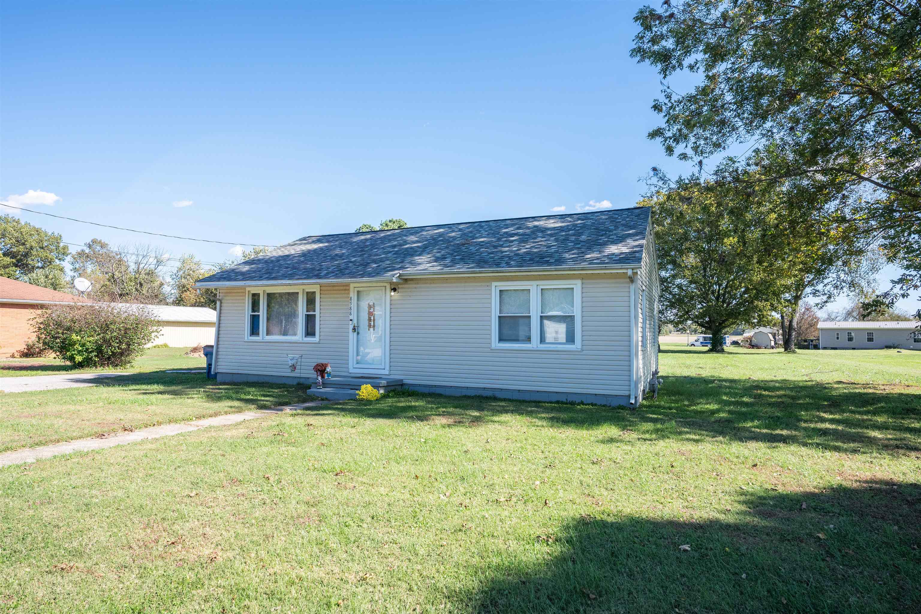 8988 Sacra Dr, Maceo, Kentucky 42355, 2 Bedrooms Bedrooms, ,1 BathroomBathrooms,Single Family Residence,For Sale,Sacra Dr,93382