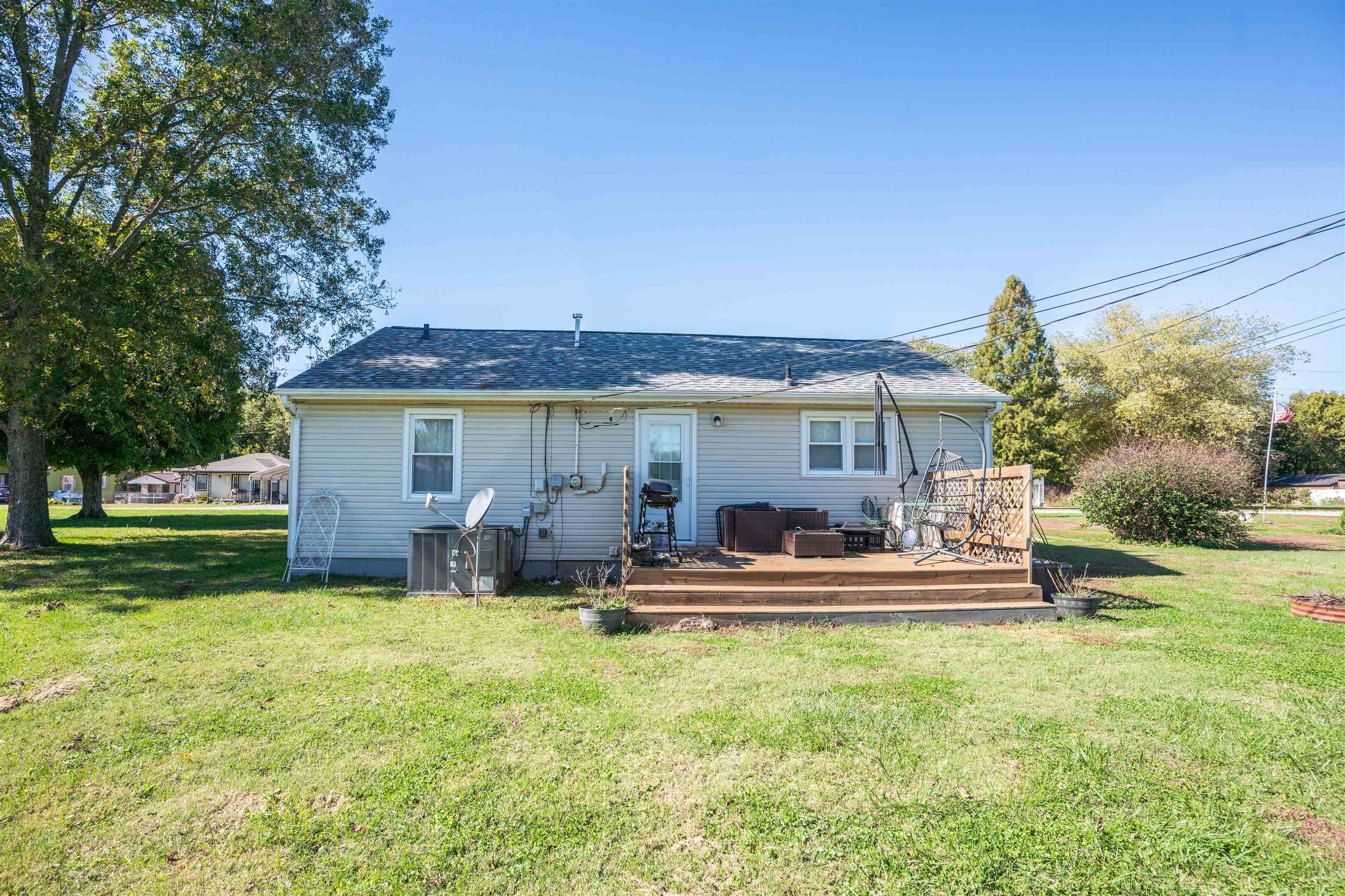 8988 Sacra Dr, Maceo, Kentucky 42355, 2 Bedrooms Bedrooms, ,1 BathroomBathrooms,Single Family Residence,For Sale,Sacra Dr,93382