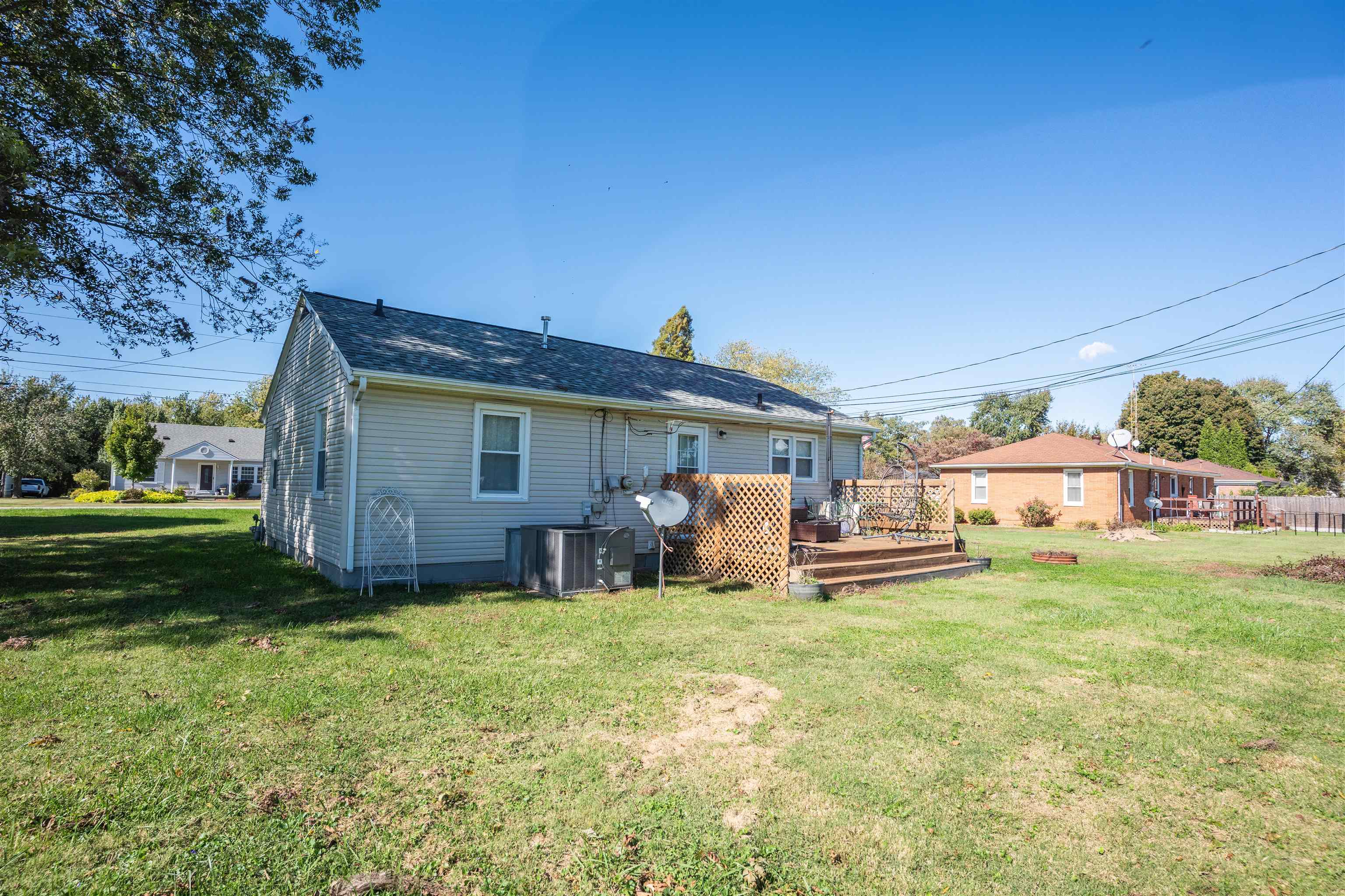 8988 Sacra Dr, Maceo, Kentucky 42355, 2 Bedrooms Bedrooms, ,1 BathroomBathrooms,Single Family Residence,For Sale,Sacra Dr,93382