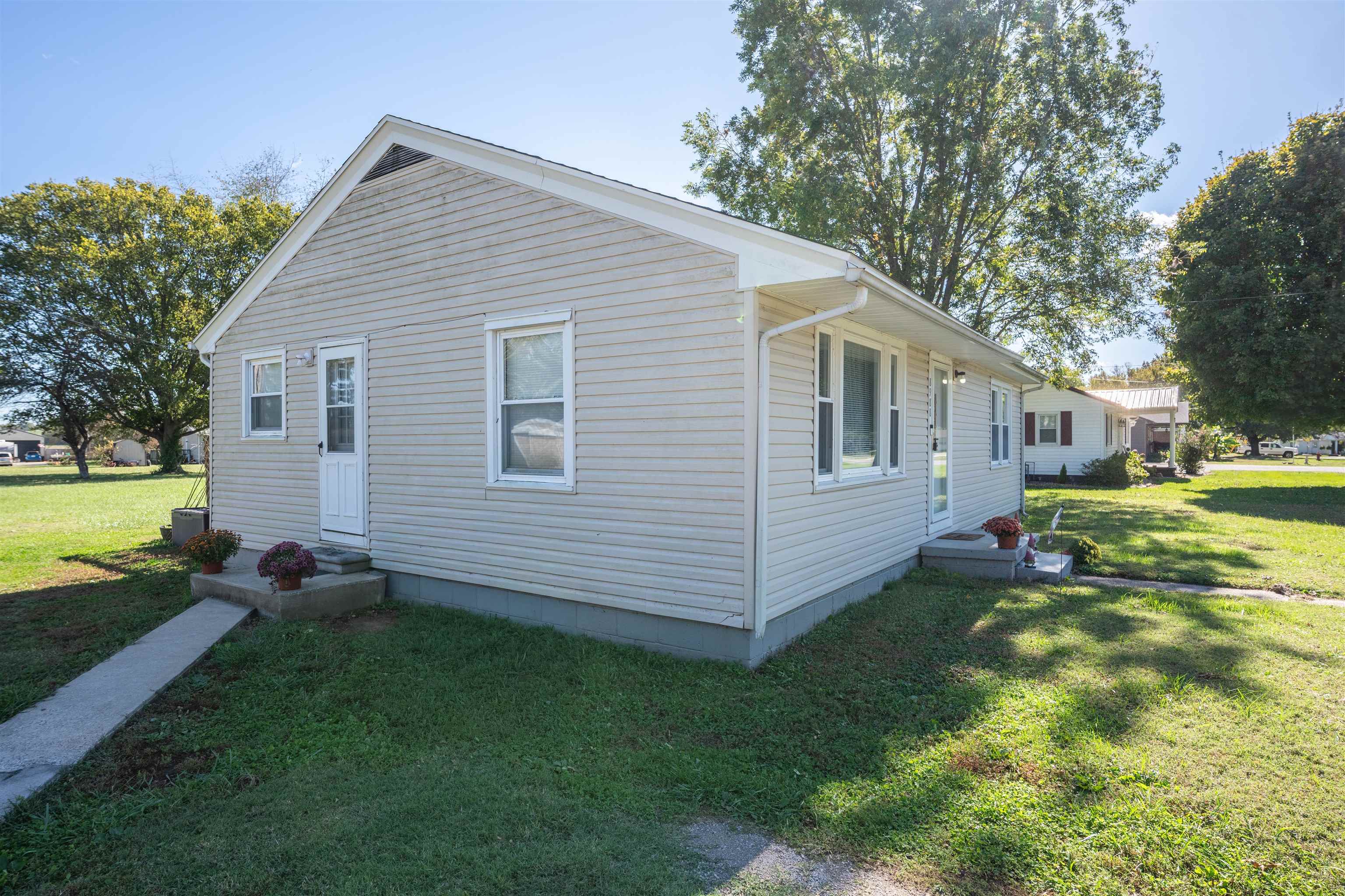 8988 Sacra Dr, Maceo, Kentucky 42355, 2 Bedrooms Bedrooms, ,1 BathroomBathrooms,Single Family Residence,For Sale,Sacra Dr,93382