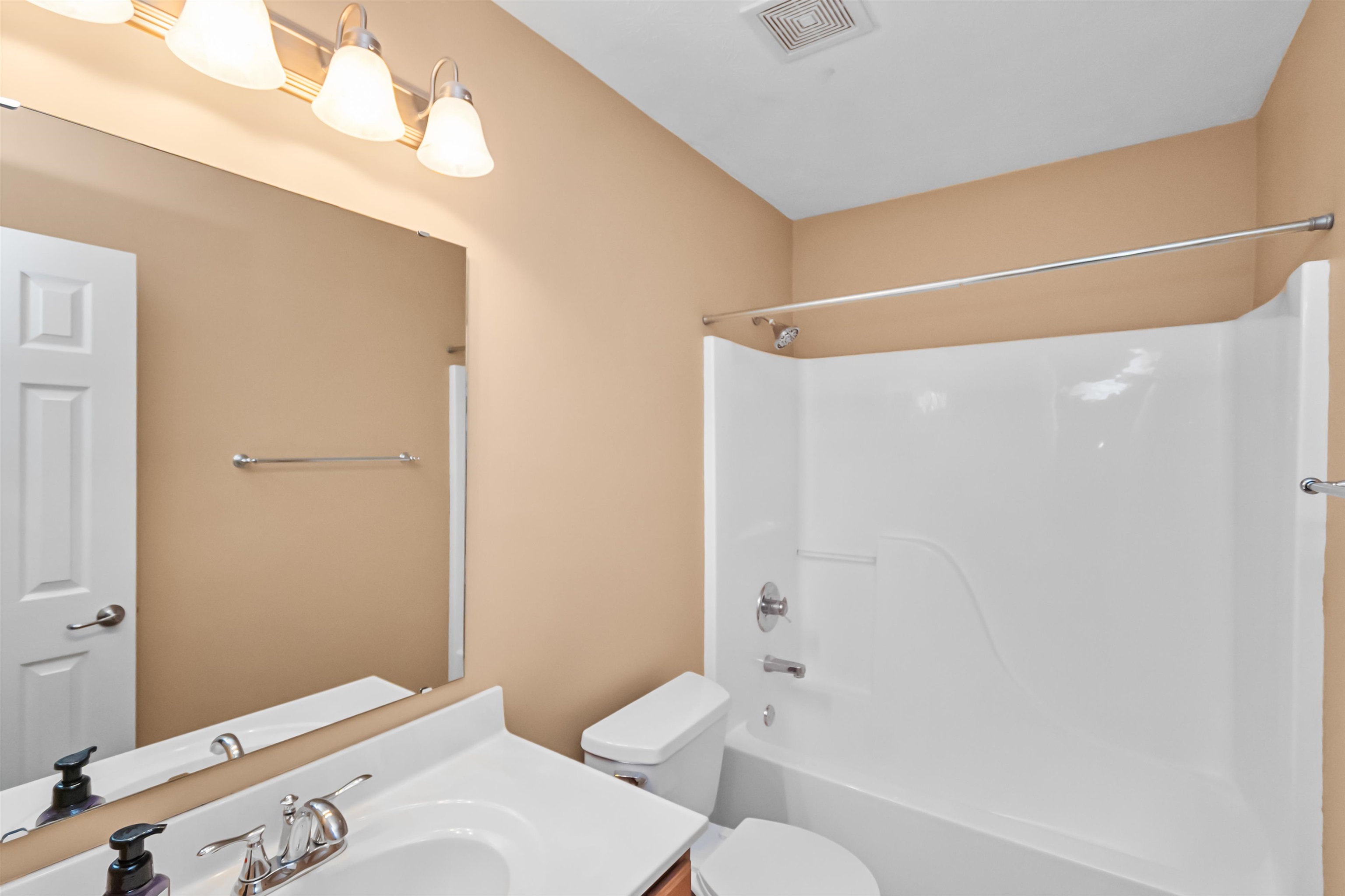 2029 Trillium Gardens, Owensboro, Kentucky 42303, 2 Bedrooms Bedrooms, ,2 BathroomsBathrooms,Condominium,For Sale,Trillium Gardens,93384