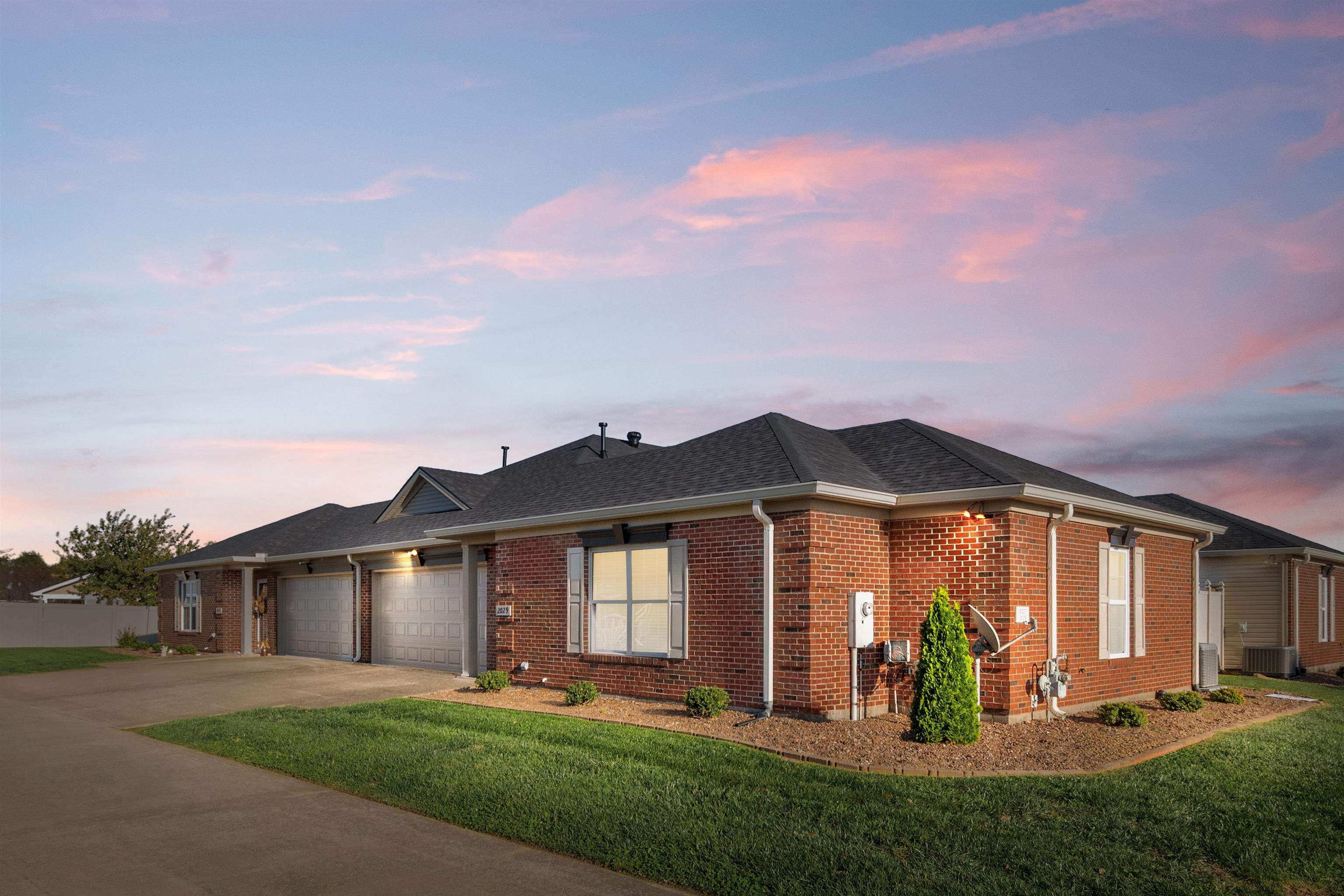 2029 Trillium Gardens, Owensboro, Kentucky 42303, 2 Bedrooms Bedrooms, ,2 BathroomsBathrooms,Condominium,For Sale,Trillium Gardens,93384