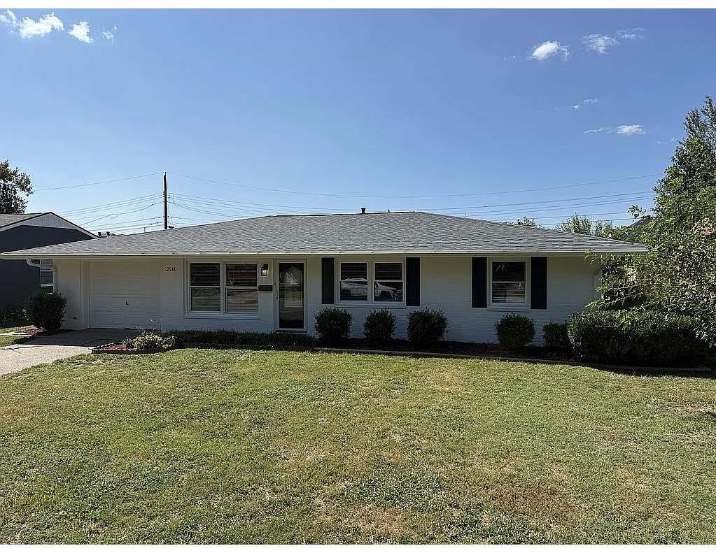2910 Chippewa Dr., Owensboro, Kentucky 42301, 3 Bedrooms Bedrooms, ,2 BathroomsBathrooms,Single Family Residence,For Sale,Chippewa Dr.,93389