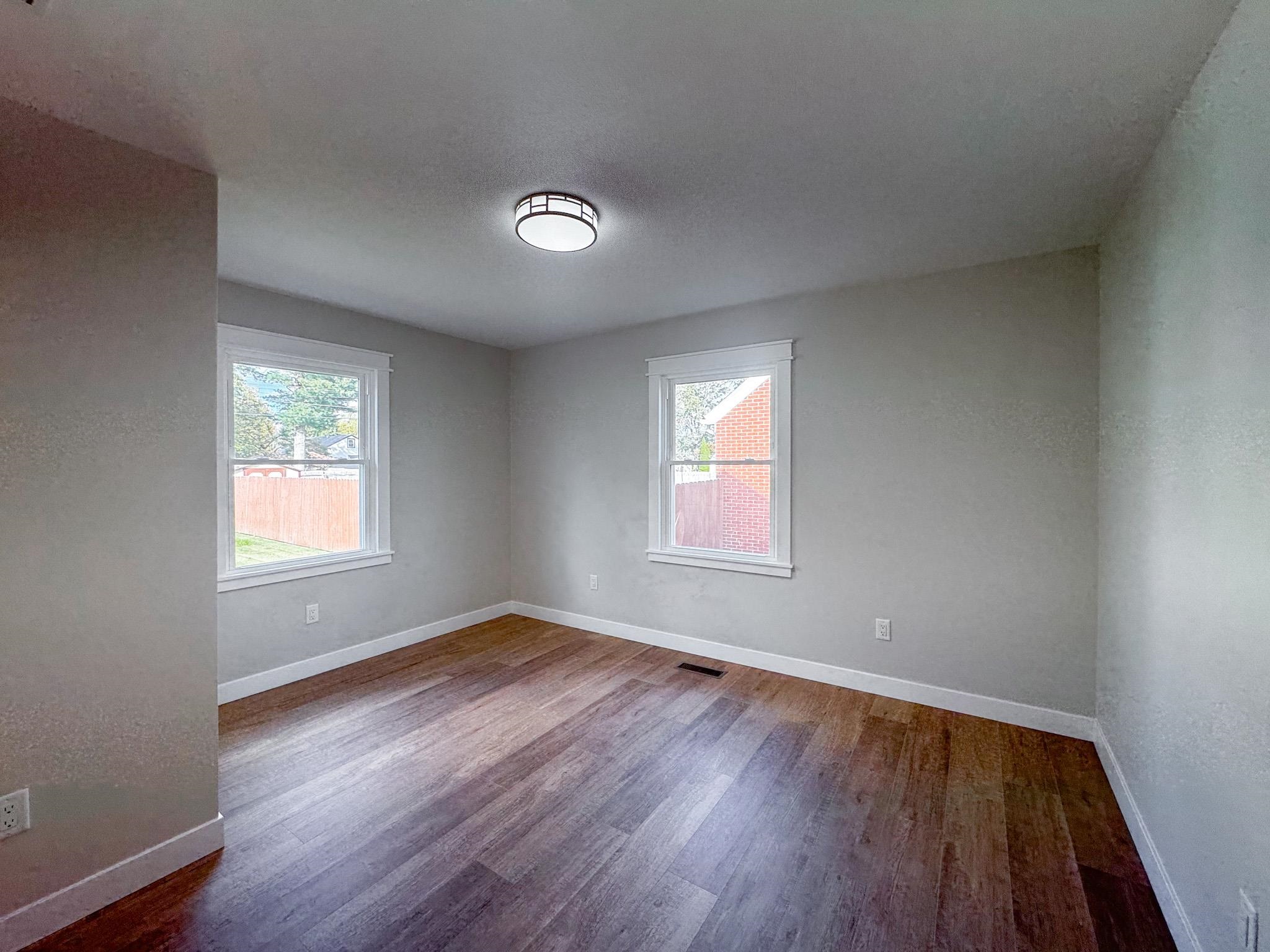 305 23Rd St, Owensboro, Kentucky 42303, 3 Bedrooms Bedrooms, ,2 BathroomsBathrooms,Single Family Residence,For Sale,23Rd St,93392
