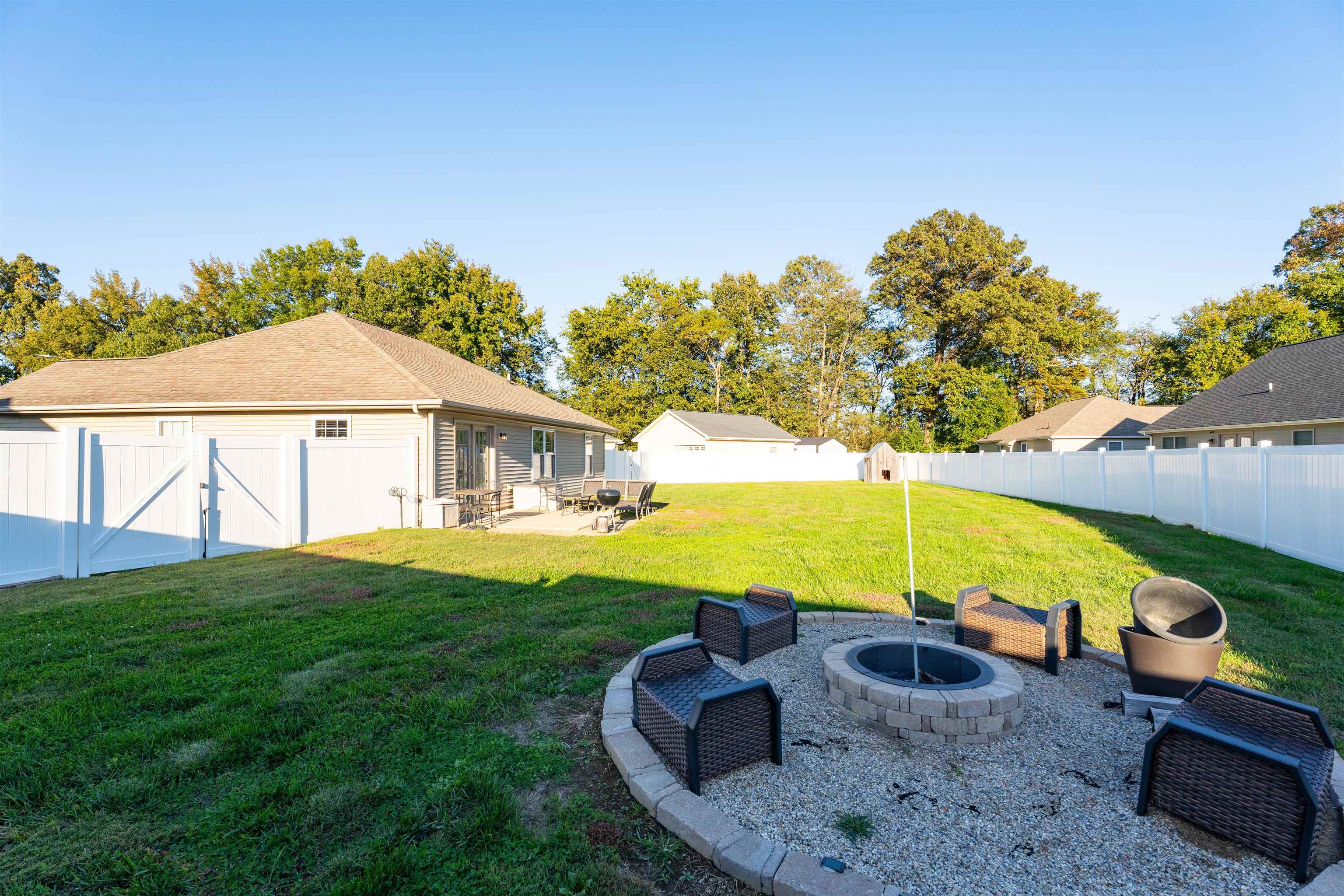 406 Bluegrass Drive, Lewisport, Kentucky 42351, 3 Bedrooms Bedrooms, ,2 BathroomsBathrooms,Single Family Residence,For Sale,Bluegrass Drive,93400