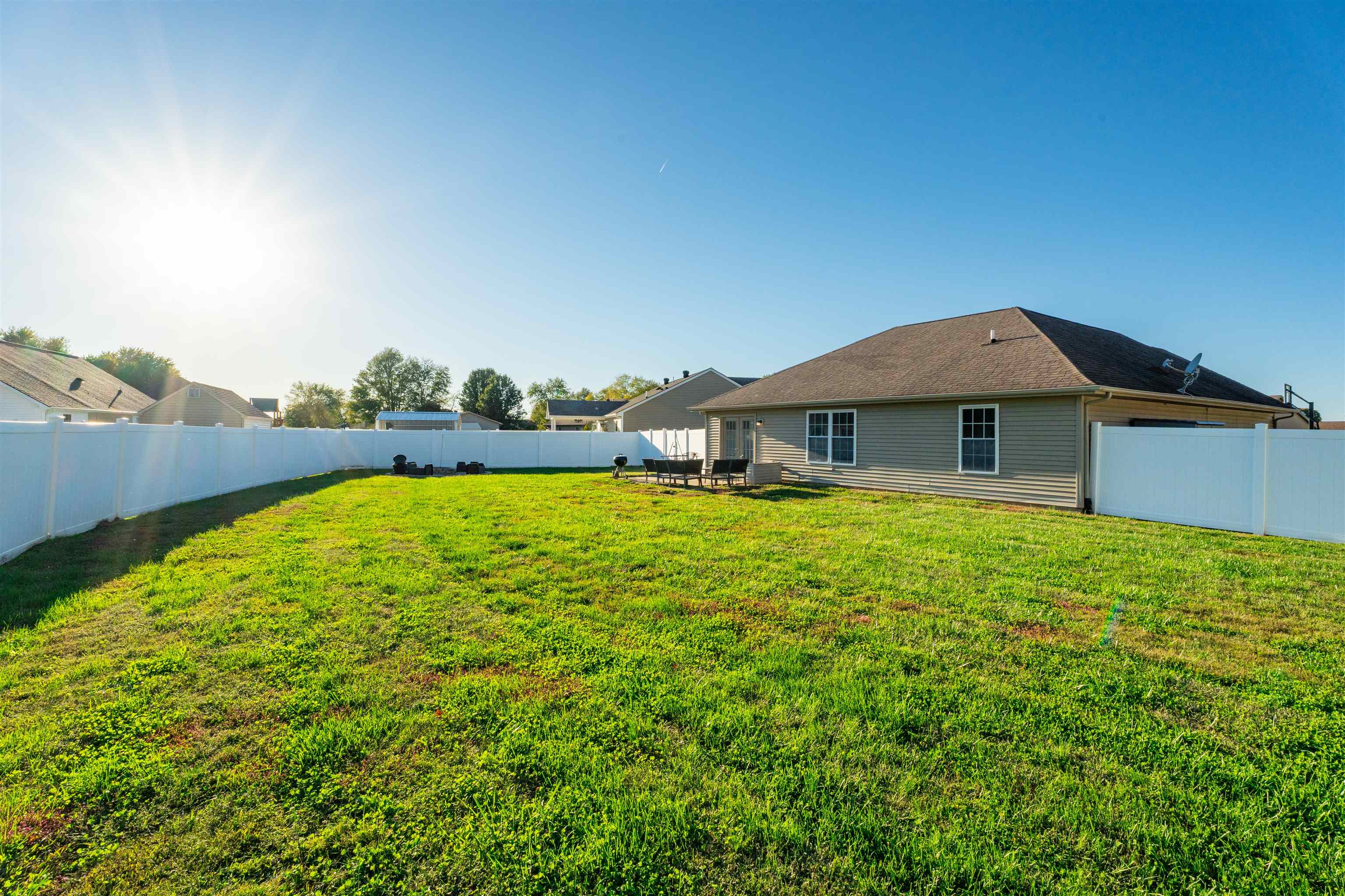 406 Bluegrass Drive, Lewisport, Kentucky 42351, 3 Bedrooms Bedrooms, ,2 BathroomsBathrooms,Single Family Residence,For Sale,Bluegrass Drive,93400