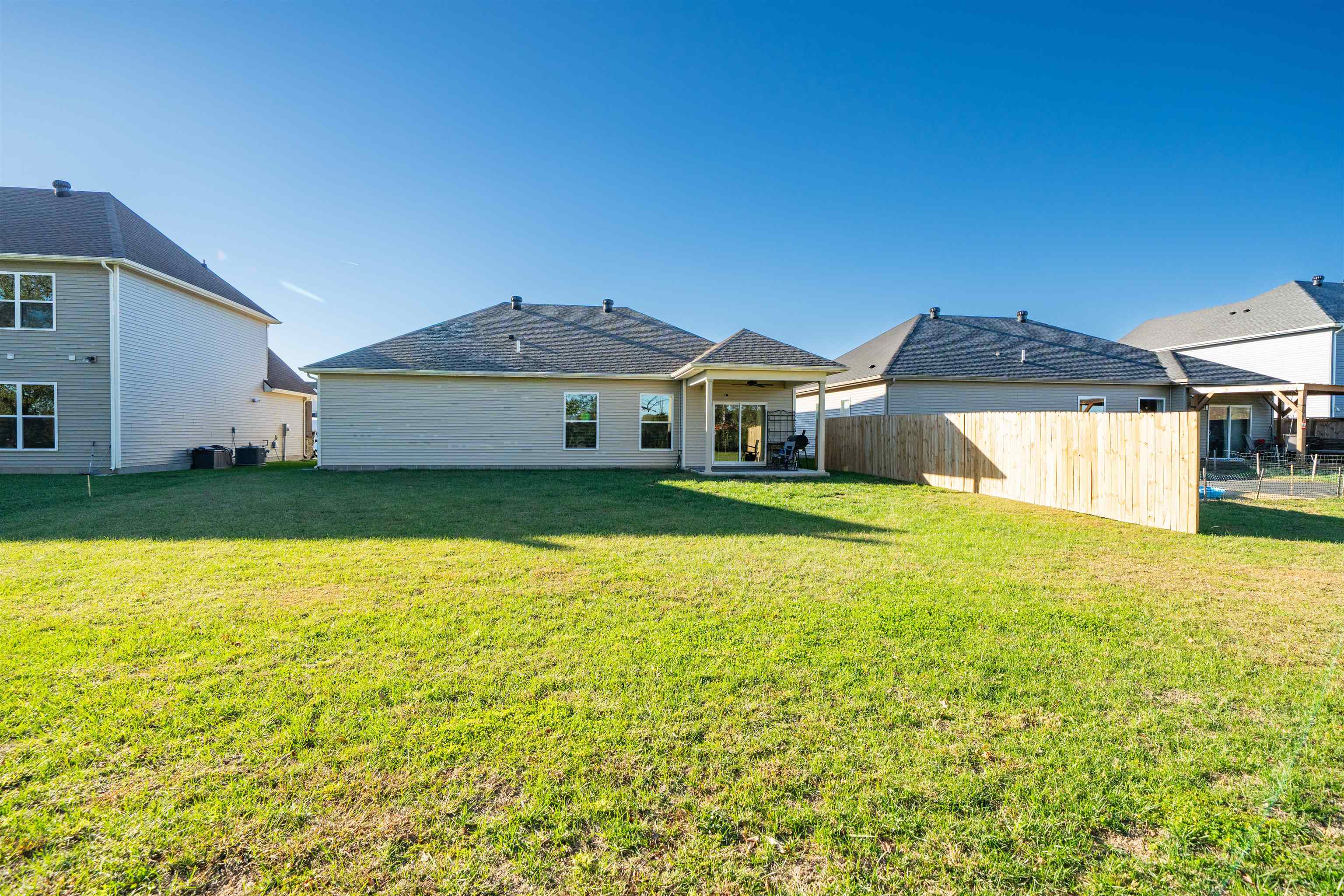 2064 Pebble Wood Drive, Owensboro, Kentucky 42303, 3 Bedrooms Bedrooms, ,2 BathroomsBathrooms,Single Family Residence,For Sale,Pebble Wood Drive,93402