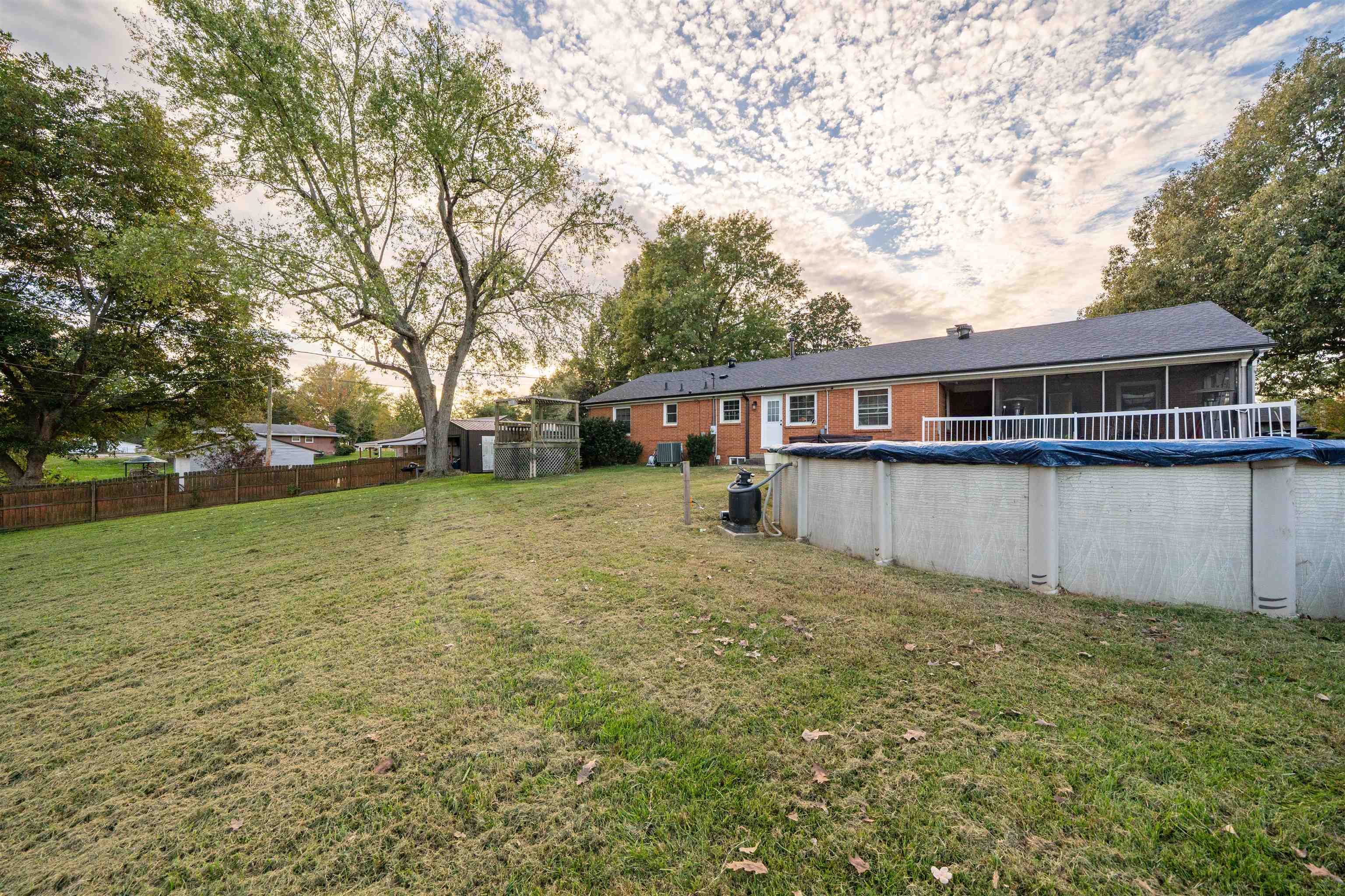 4707 Shell Dr, Owensboro, Kentucky 42303, 3 Bedrooms Bedrooms, ,3 BathroomsBathrooms,Single Family Residence,For Sale,Shell Dr,93403