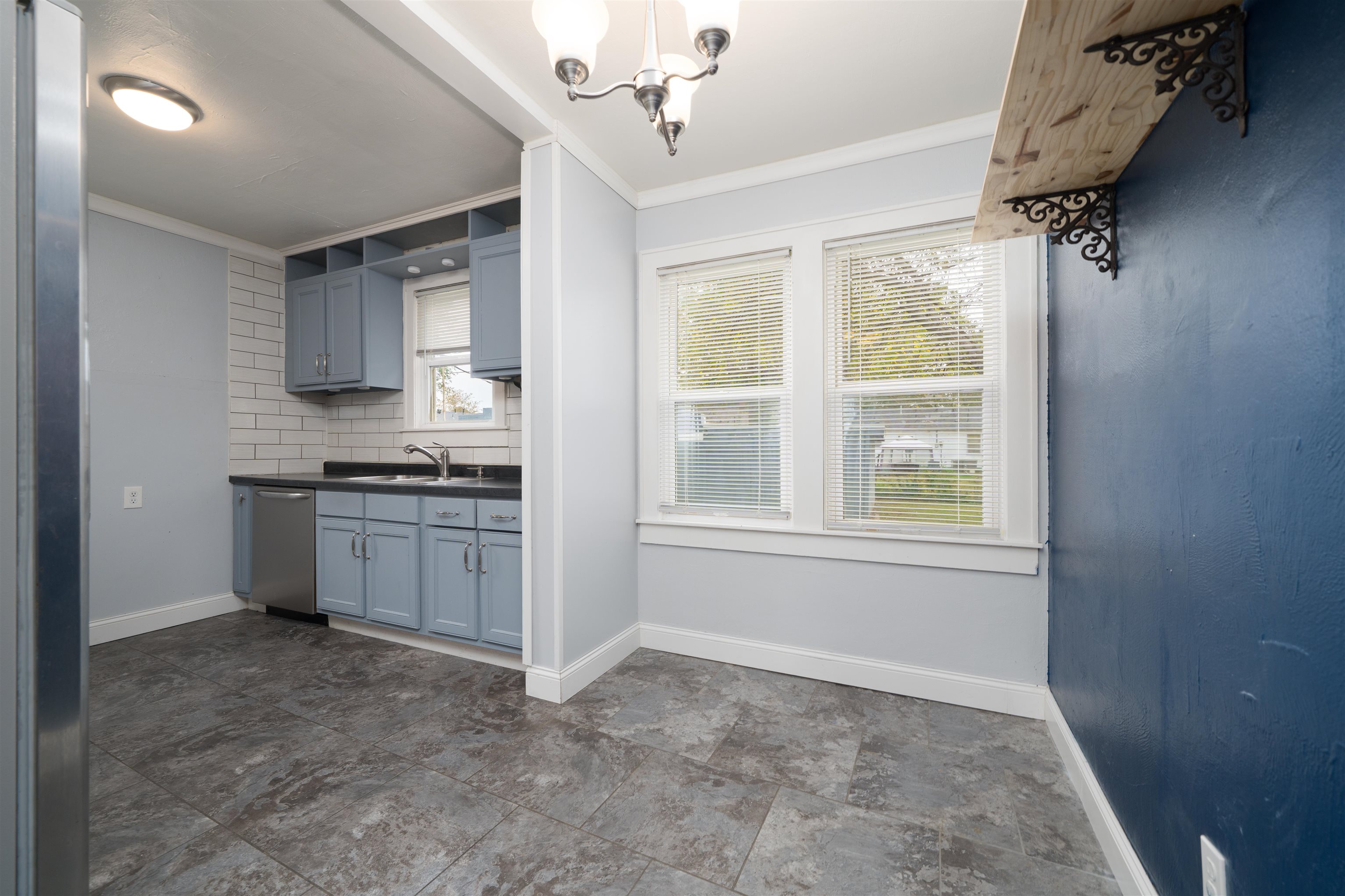 3414 Daviess St, Owensboro, Kentucky 42303, 3 Bedrooms Bedrooms, ,2 BathroomsBathrooms,Single Family Residence,For Sale,Daviess St,93406