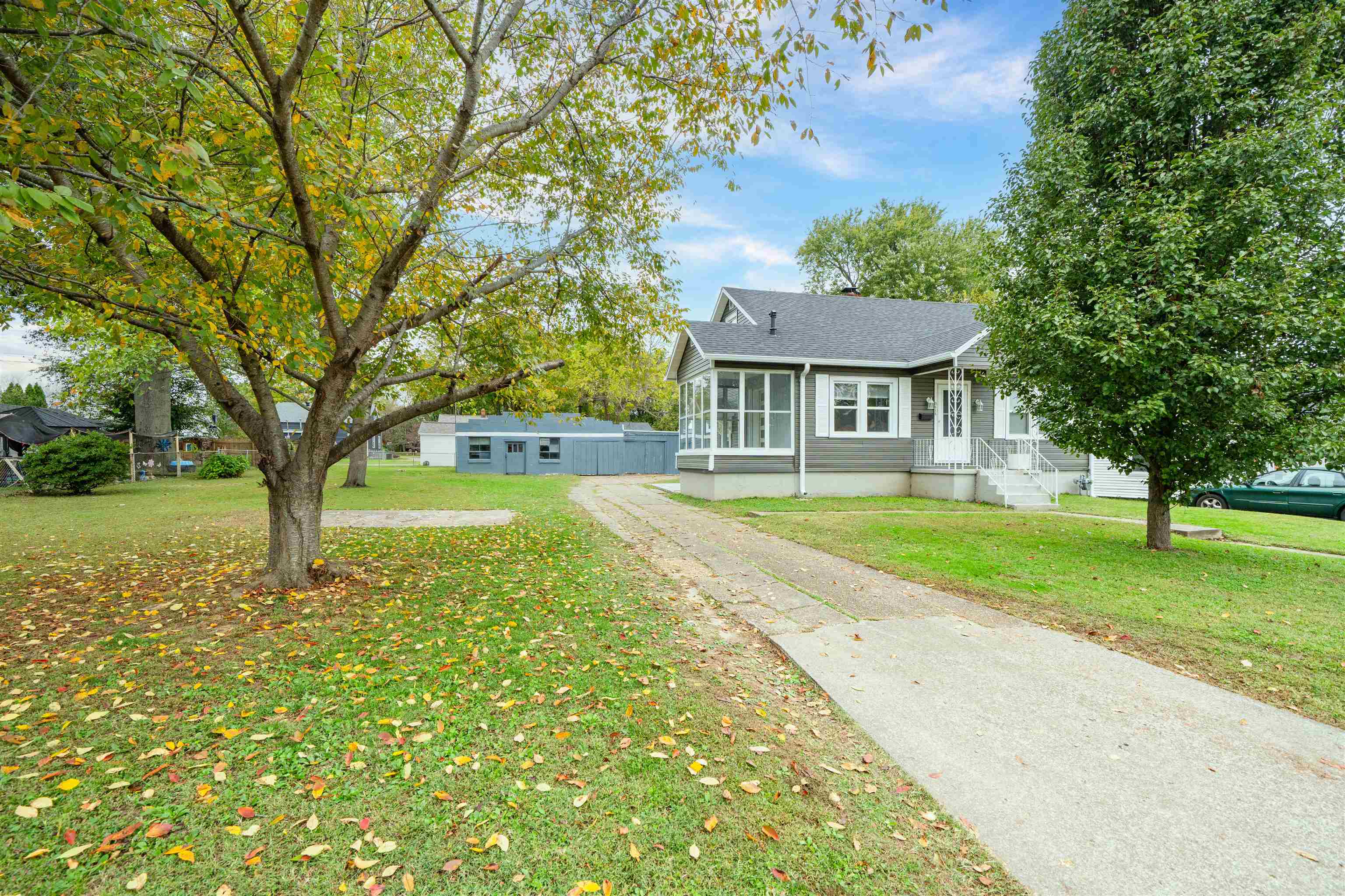 3414 Daviess St, Owensboro, Kentucky 42303, 3 Bedrooms Bedrooms, ,2 BathroomsBathrooms,Single Family Residence,For Sale,Daviess St,93406