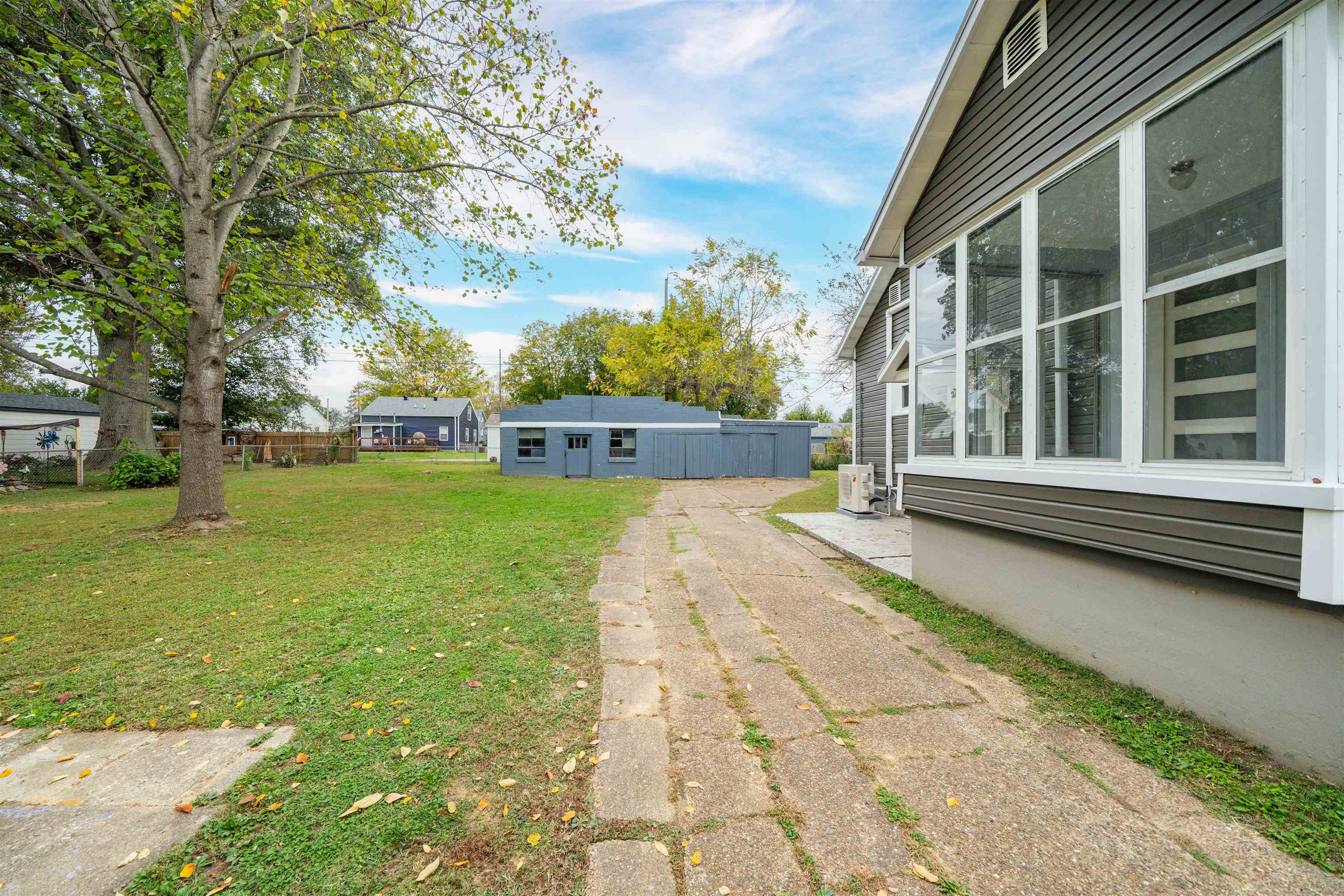 3414 Daviess St, Owensboro, Kentucky 42303, 3 Bedrooms Bedrooms, ,2 BathroomsBathrooms,Single Family Residence,For Sale,Daviess St,93406