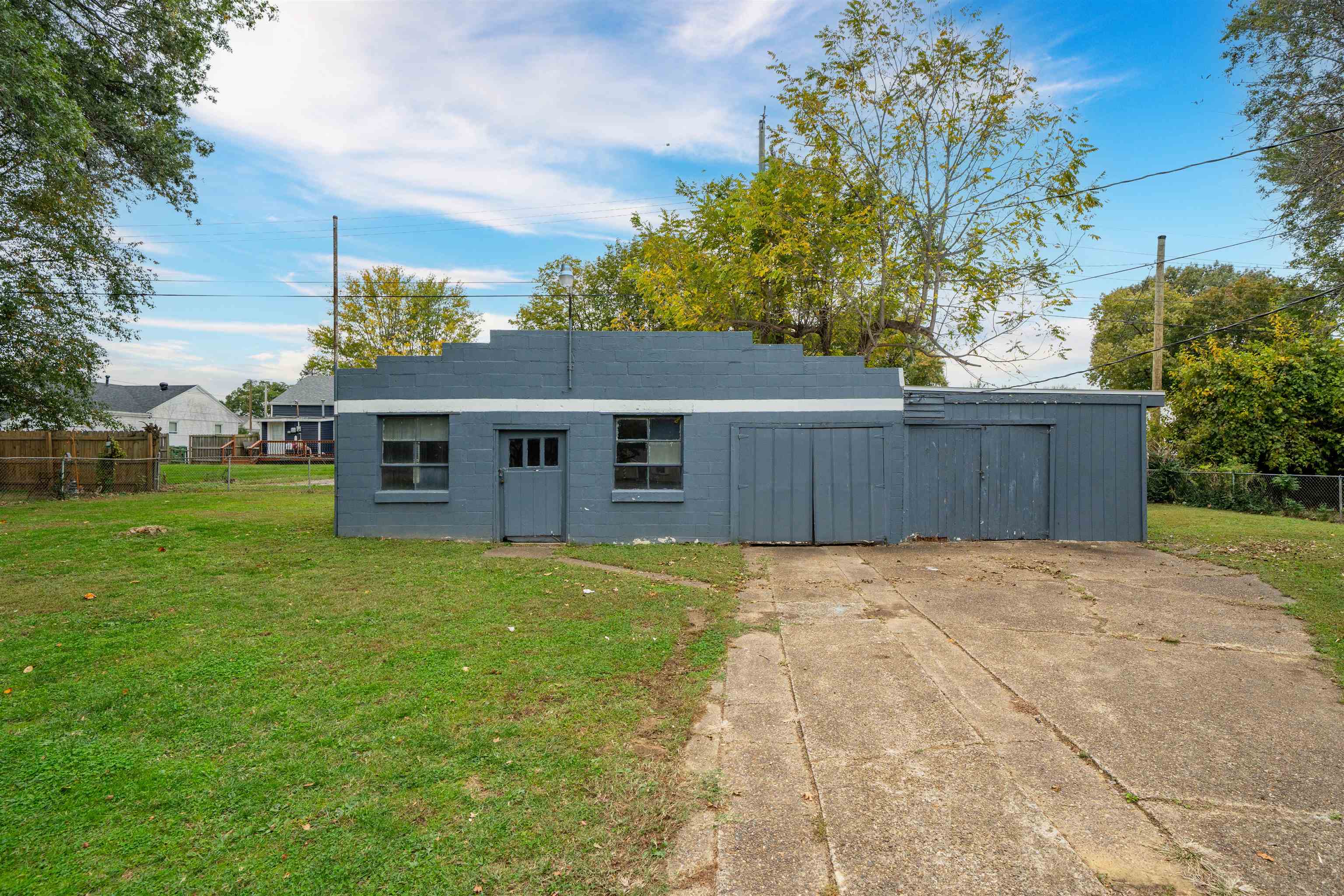 3414 Daviess St, Owensboro, Kentucky 42303, 3 Bedrooms Bedrooms, ,2 BathroomsBathrooms,Single Family Residence,For Sale,Daviess St,93406