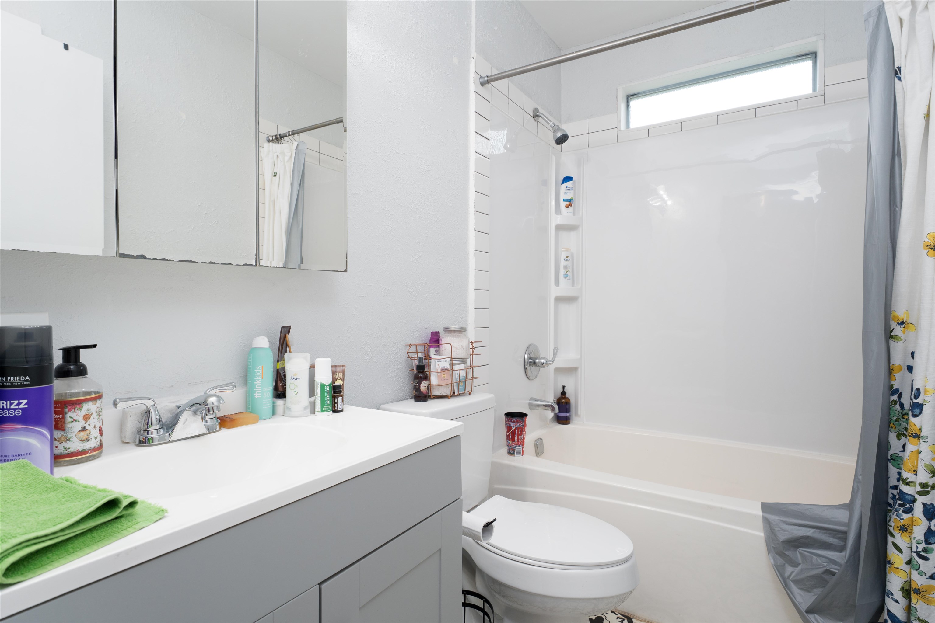 2252 York St S, Owensboro, Kentucky 42301, 4 Bedrooms Bedrooms, ,3 BathroomsBathrooms,Single Family Residence,For Sale,2252 York St S,93413