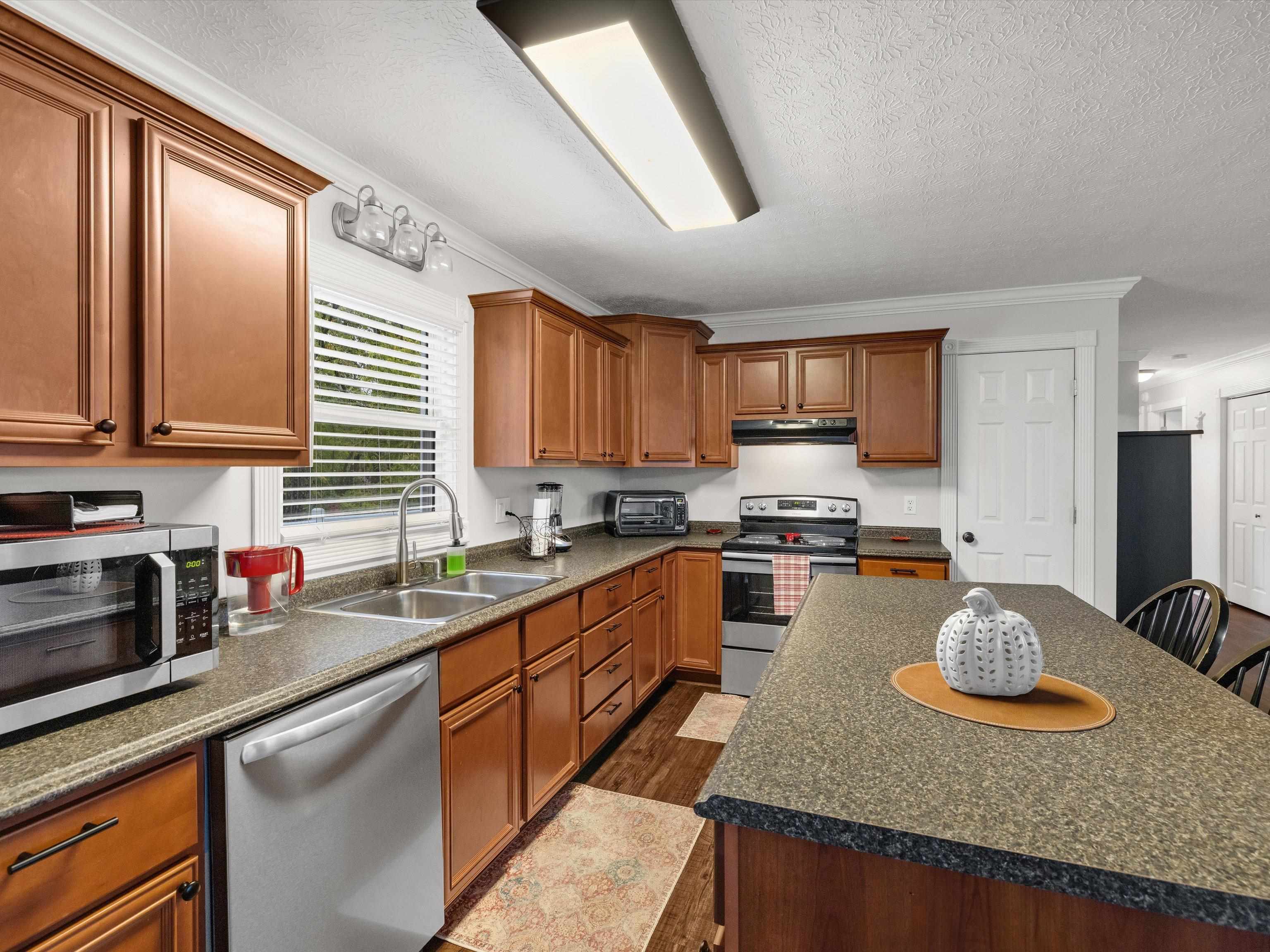 203 Cherry Hill Road, Central City, Kentucky 42330, 3 Bedrooms Bedrooms, ,2 BathroomsBathrooms,Single Family Residence,For Sale,Cherry Hill Road,93423