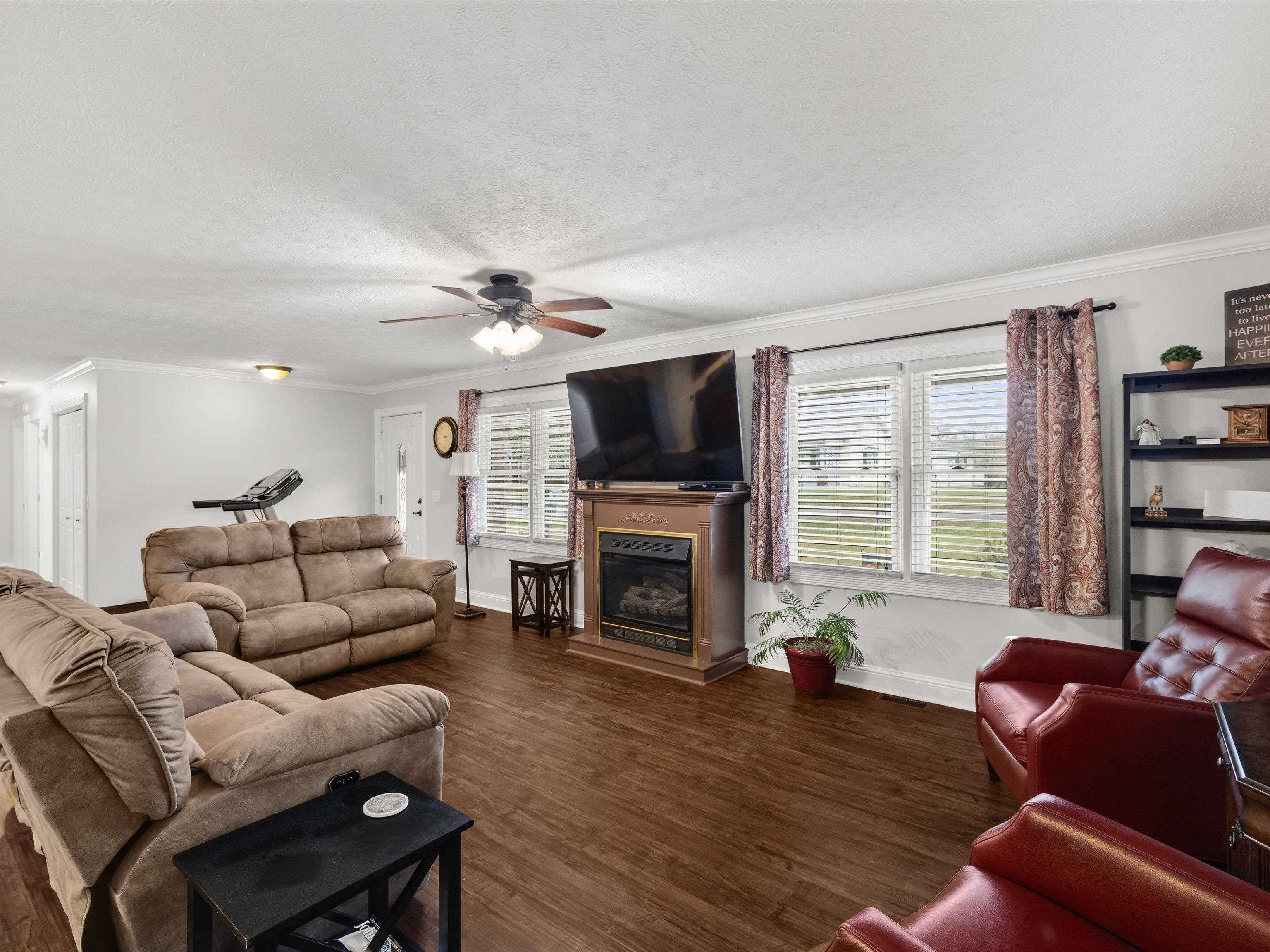 203 Cherry Hill Road, Central City, Kentucky 42330, 3 Bedrooms Bedrooms, ,2 BathroomsBathrooms,Single Family Residence,For Sale,Cherry Hill Road,93423