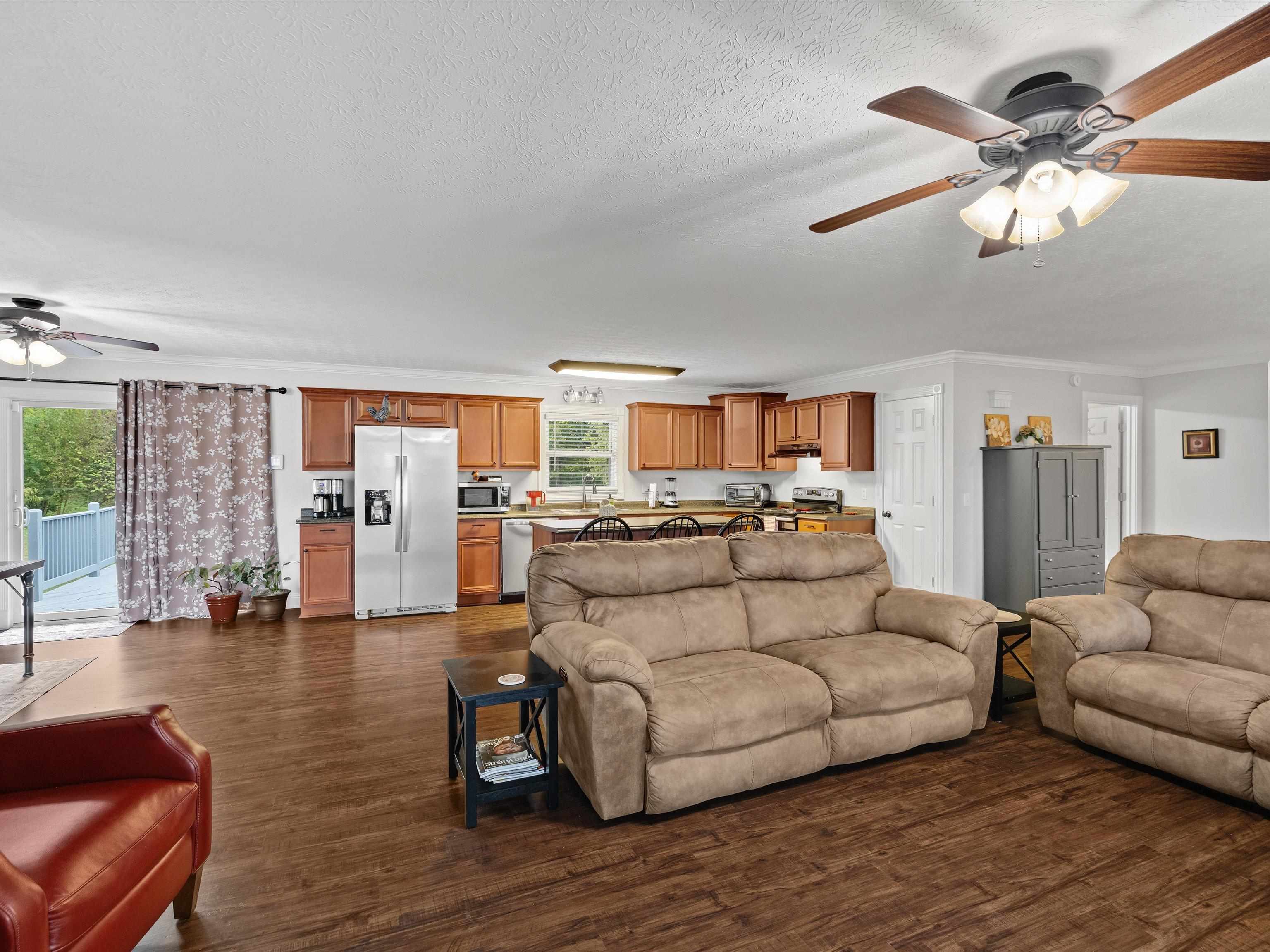 203 Cherry Hill Road, Central City, Kentucky 42330, 3 Bedrooms Bedrooms, ,2 BathroomsBathrooms,Single Family Residence,For Sale,Cherry Hill Road,93423