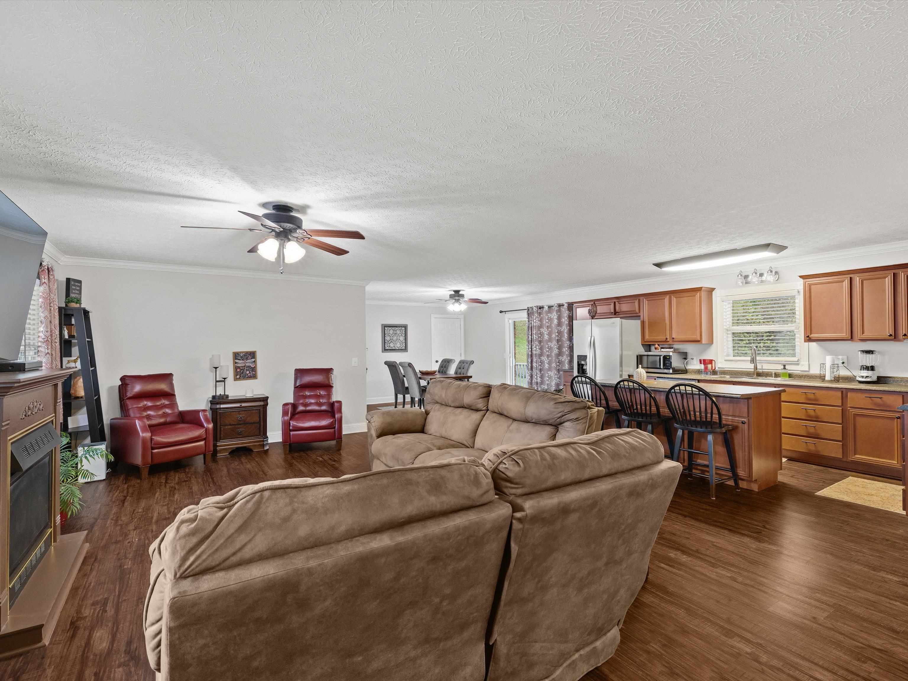 203 Cherry Hill Road, Central City, Kentucky 42330, 3 Bedrooms Bedrooms, ,2 BathroomsBathrooms,Single Family Residence,For Sale,Cherry Hill Road,93423