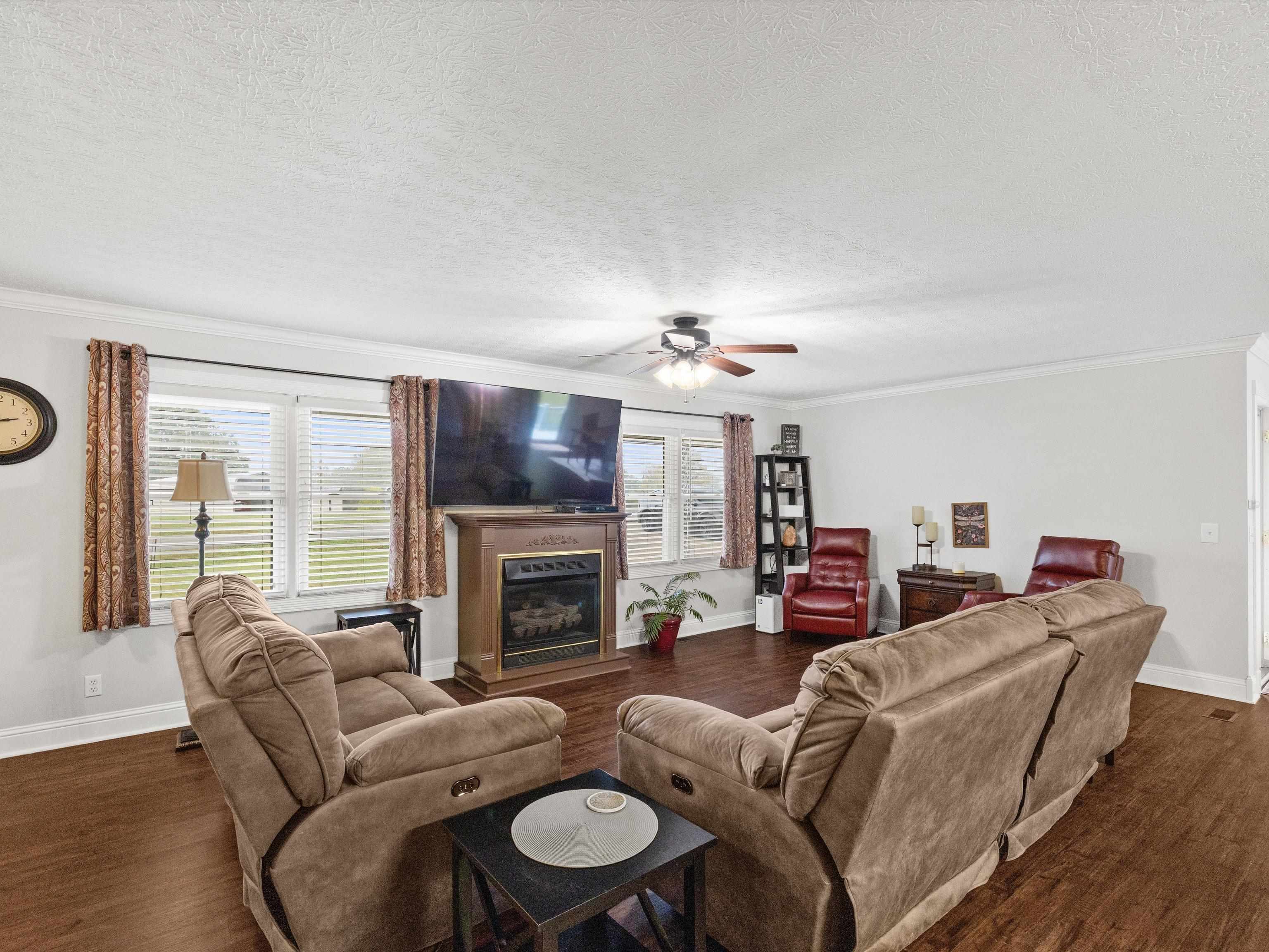 203 Cherry Hill Road, Central City, Kentucky 42330, 3 Bedrooms Bedrooms, ,2 BathroomsBathrooms,Single Family Residence,For Sale,Cherry Hill Road,93423