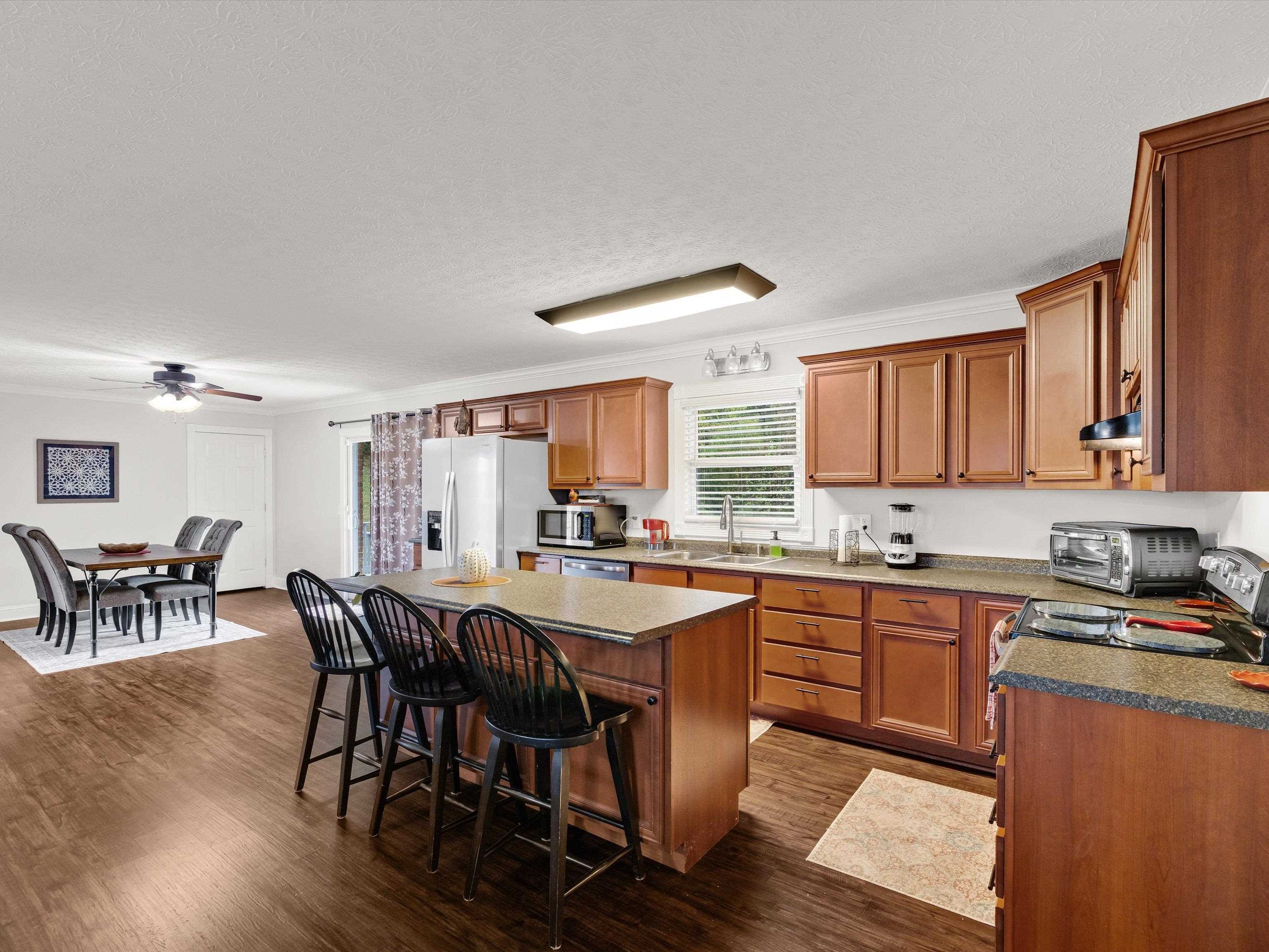 203 Cherry Hill Road, Central City, Kentucky 42330, 3 Bedrooms Bedrooms, ,2 BathroomsBathrooms,Single Family Residence,For Sale,Cherry Hill Road,93423