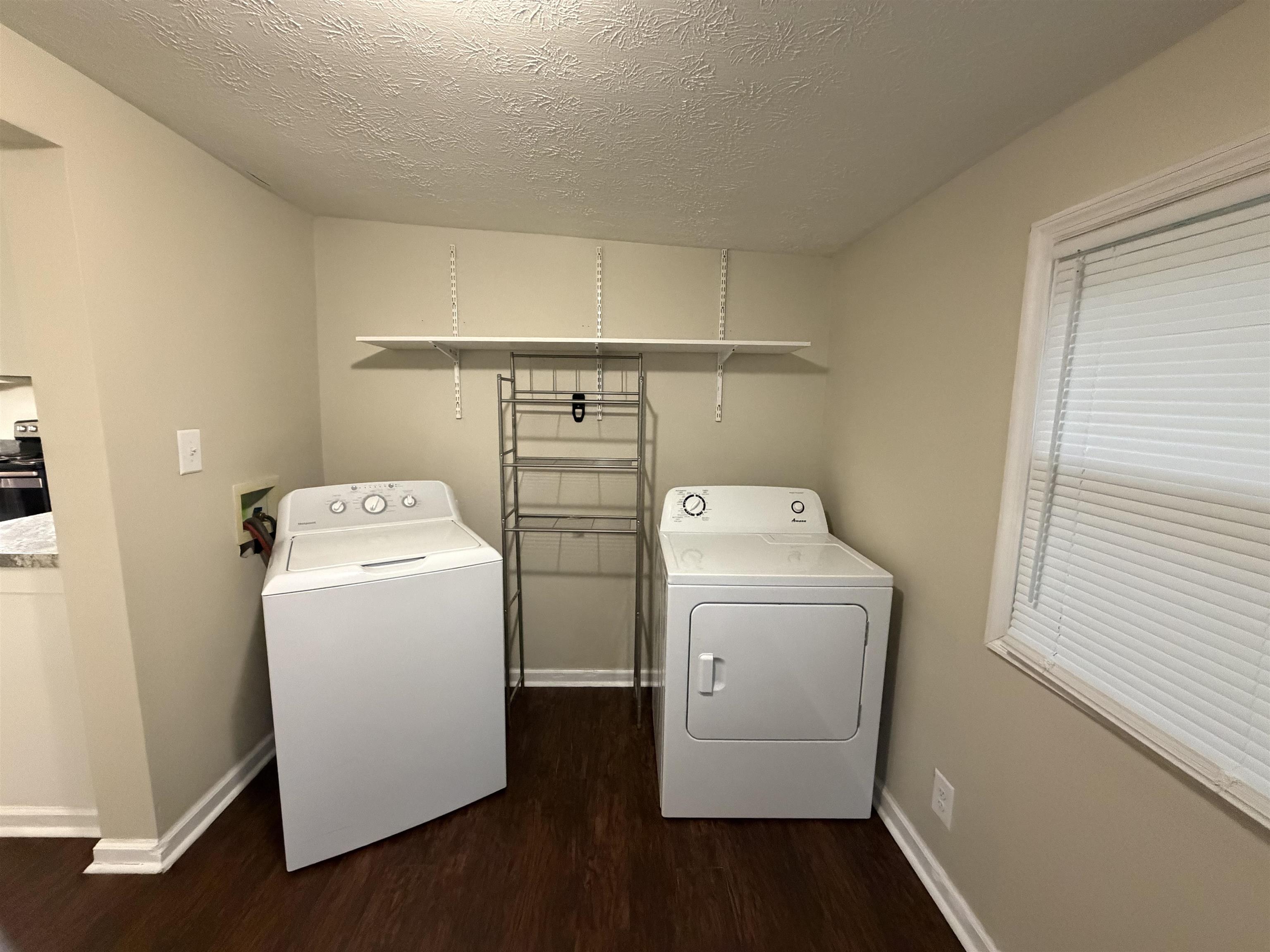 1808 15th, Owensboro, Kentucky 42303-4024, 2 Bedrooms Bedrooms, ,1 BathroomBathrooms,Single Family Residence,For Sale,15th,93428