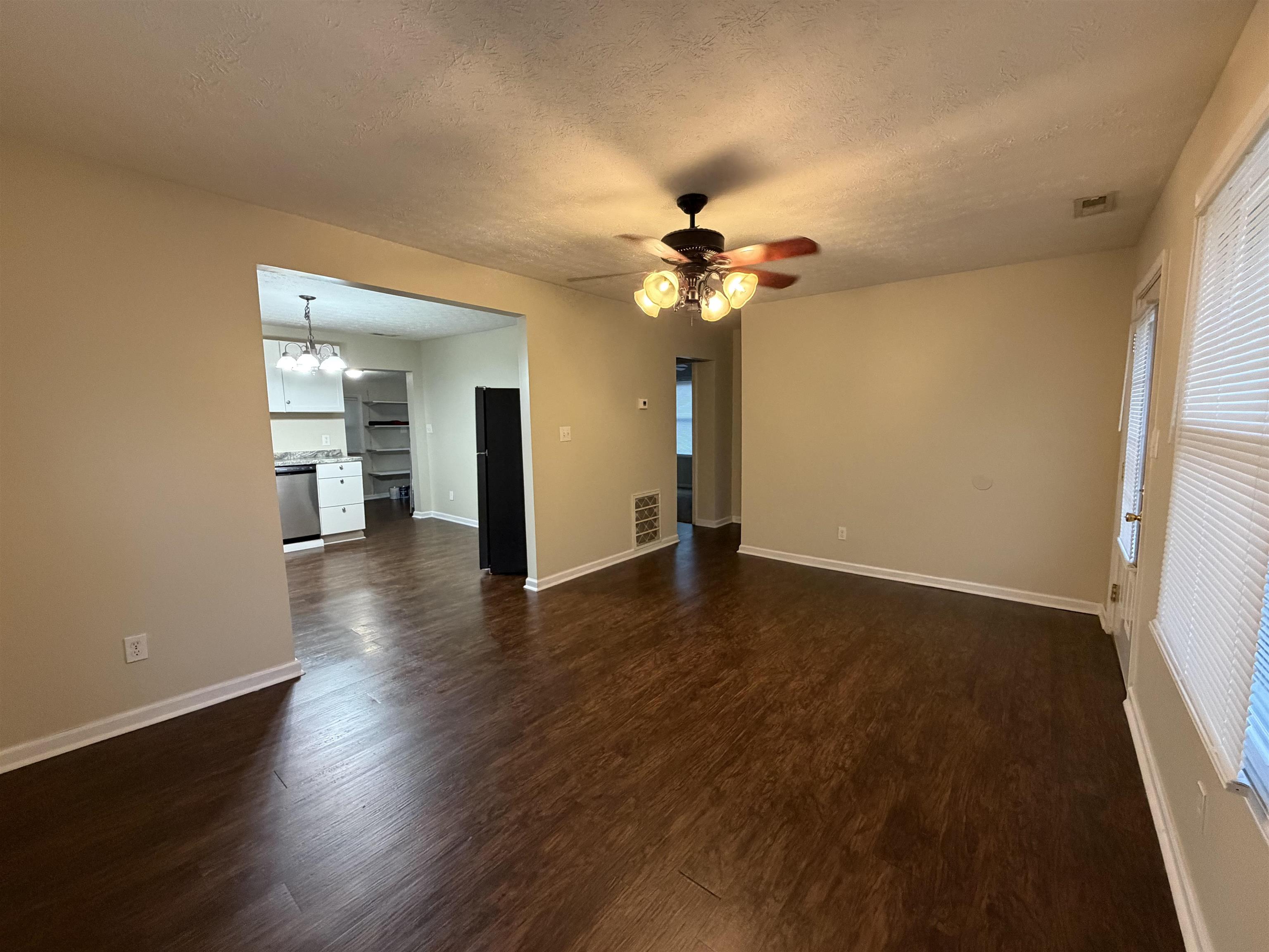 1808 15th, Owensboro, Kentucky 42303-4024, 2 Bedrooms Bedrooms, ,1 BathroomBathrooms,Single Family Residence,For Sale,15th,93428