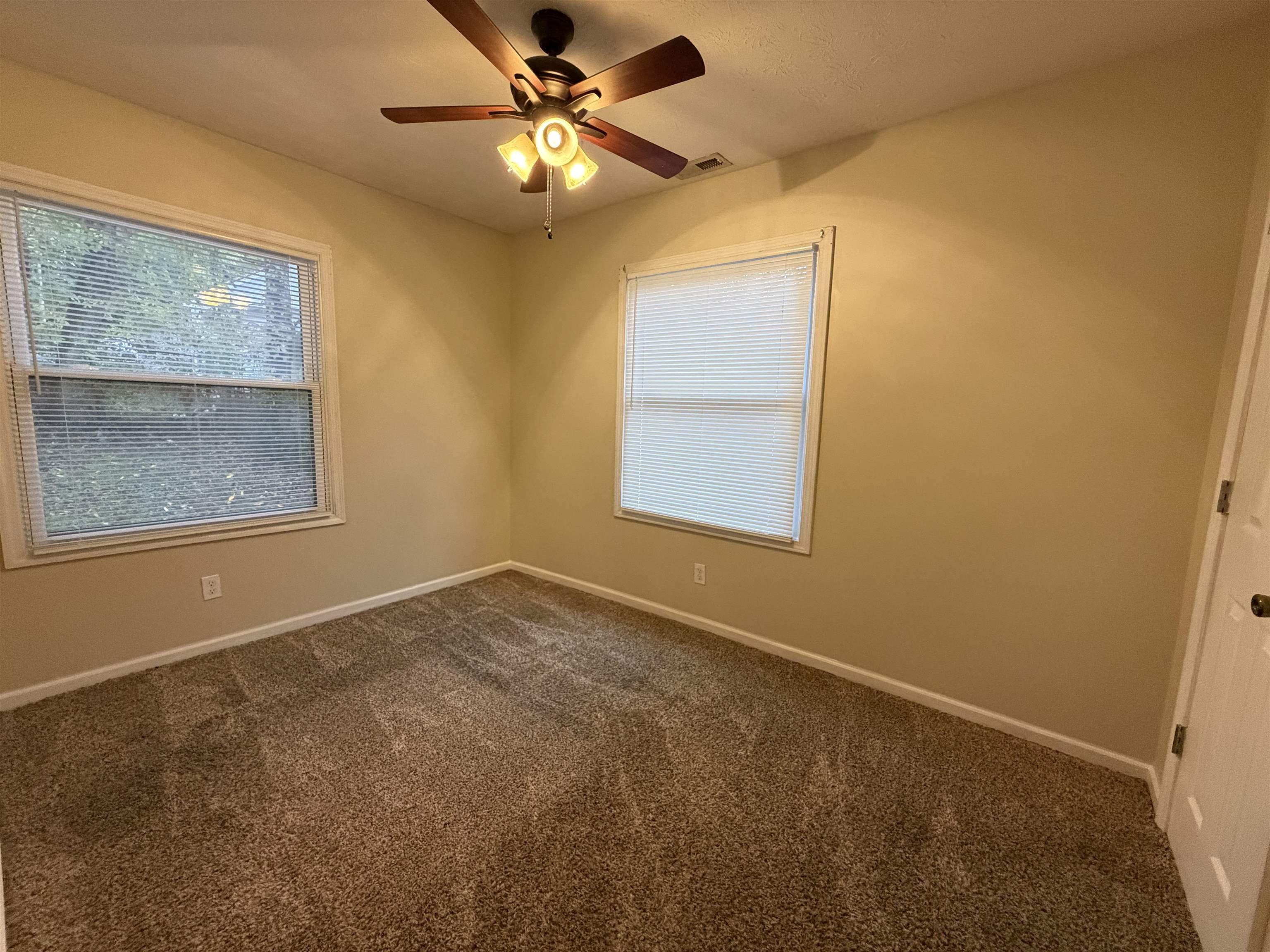 1808 15th, Owensboro, Kentucky 42303-4024, 2 Bedrooms Bedrooms, ,1 BathroomBathrooms,Single Family Residence,For Sale,15th,93428