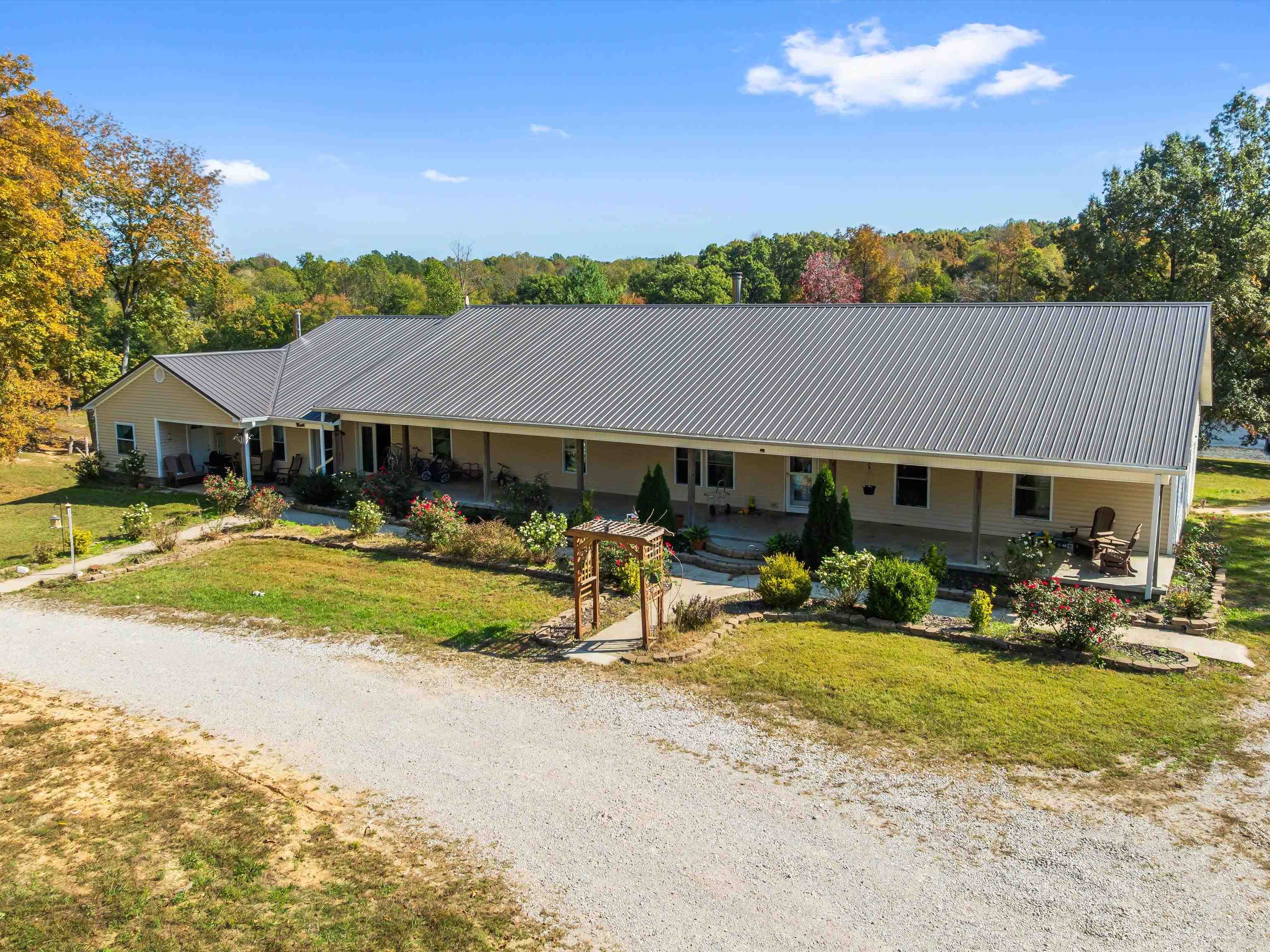 300 Baker Ln, Hawesville, Kentucky 42348, 6 Bedrooms Bedrooms, ,4 BathroomsBathrooms,Single Family Residence,For Sale,Baker Ln,93435