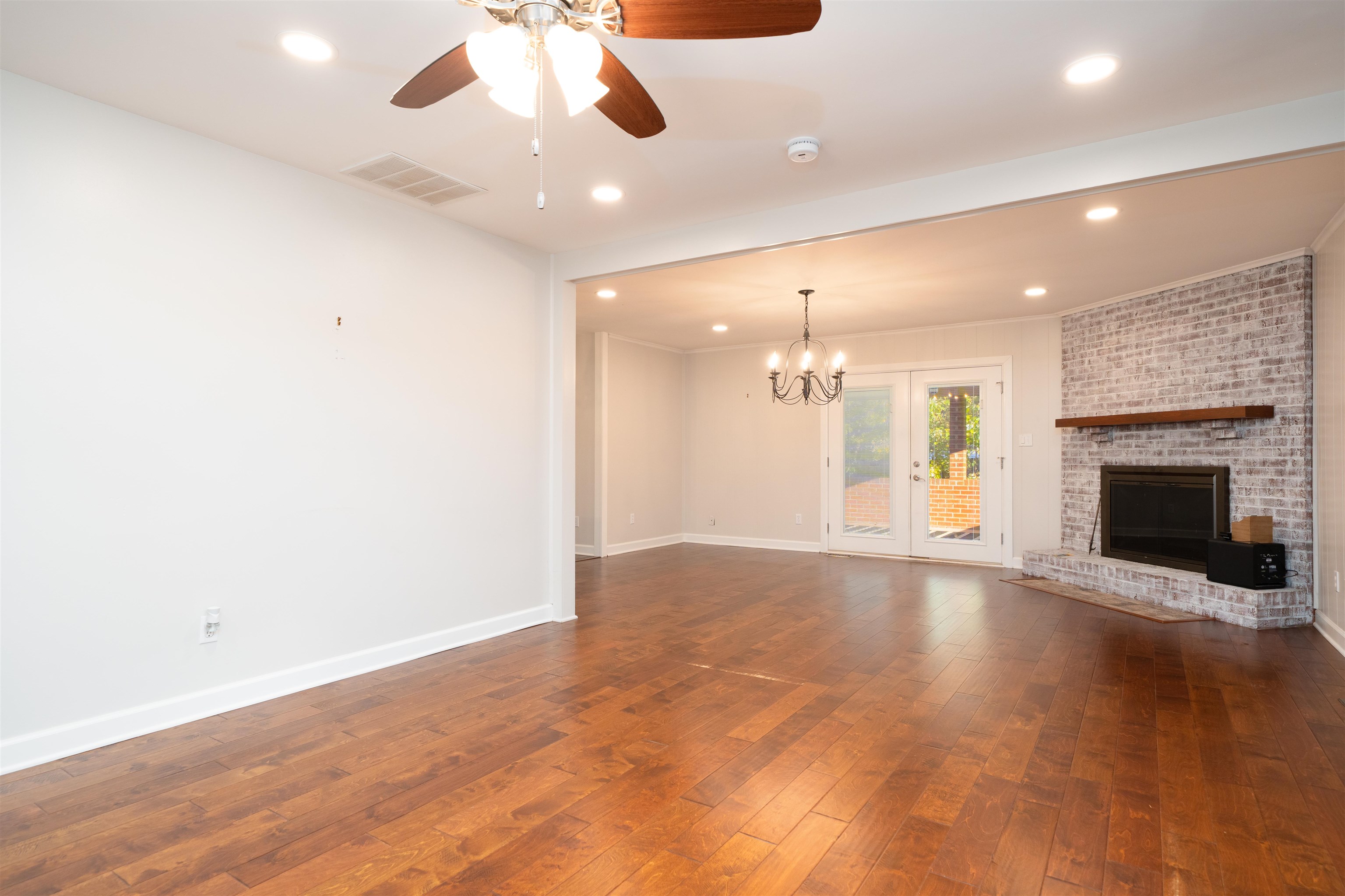 2300 Southeastern Parkway, Owensboro, Kentucky 42303, 3 Bedrooms Bedrooms, ,2 BathroomsBathrooms,Single Family Residence,For Sale,Southeastern Parkway,93440