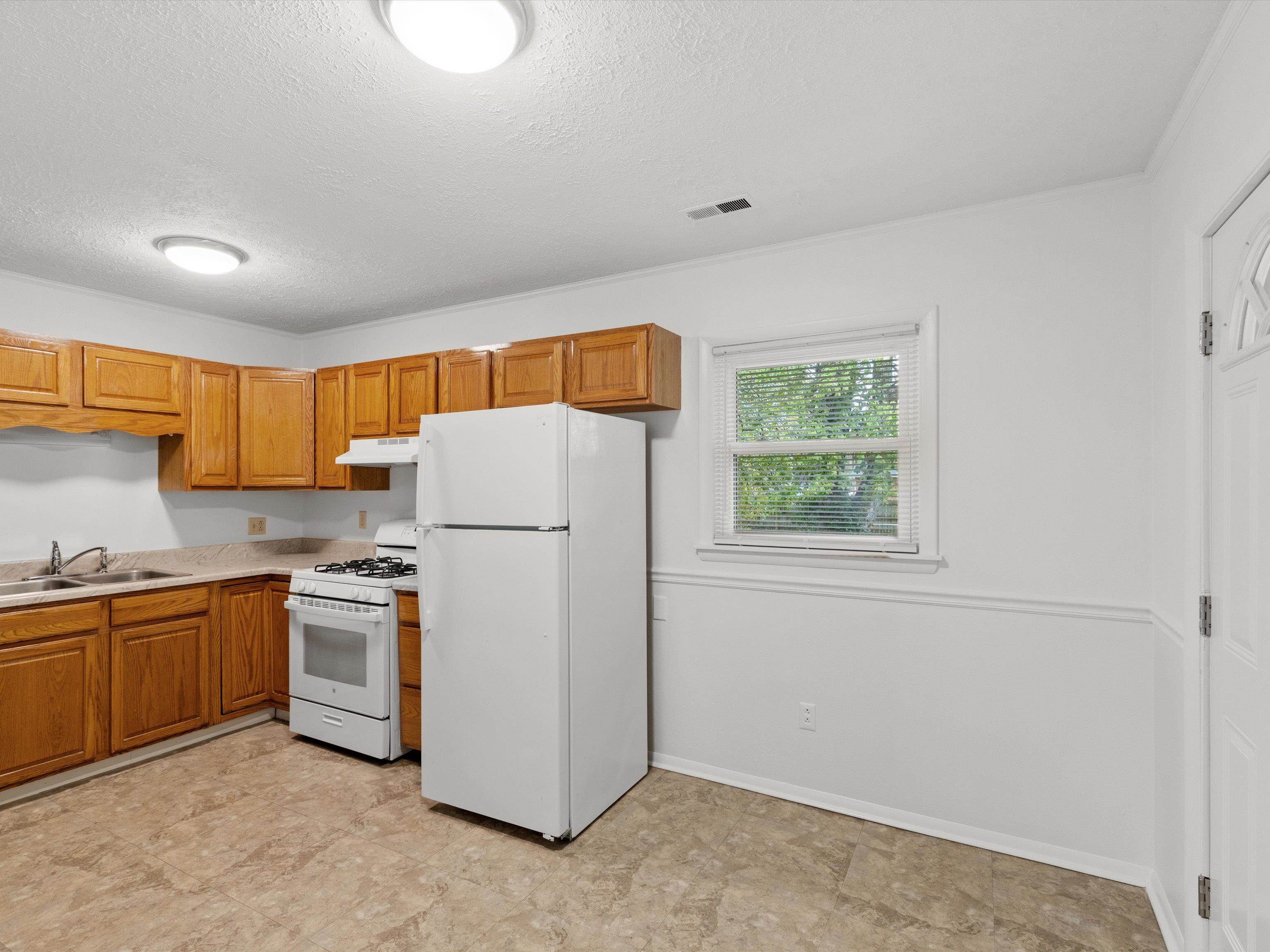 3844 Kipling Dr, Owensboro, Kentucky 42303, 3 Bedrooms Bedrooms, ,1 BathroomBathrooms,Single Family Residence,For Sale,Kipling Dr,93459