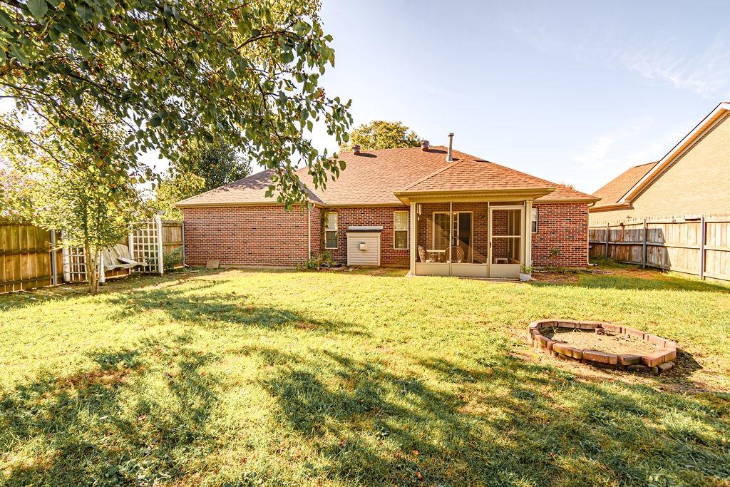 4501 Barrington Place, Owensboro, Kentucky 42301-7907, 3 Bedrooms Bedrooms, ,2 BathroomsBathrooms,Single Family Residence,For Sale,Barrington Place,93467