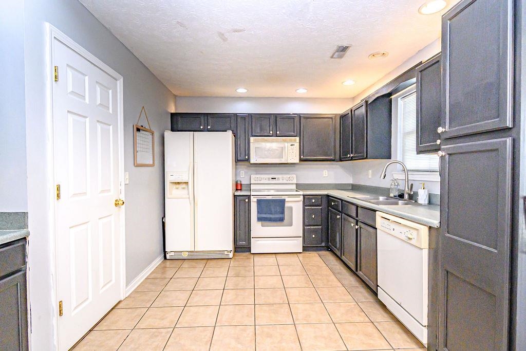 4501 Barrington Place, Owensboro, Kentucky 42301-7907, 3 Bedrooms Bedrooms, ,2 BathroomsBathrooms,Single Family Residence,For Sale,Barrington Place,93467