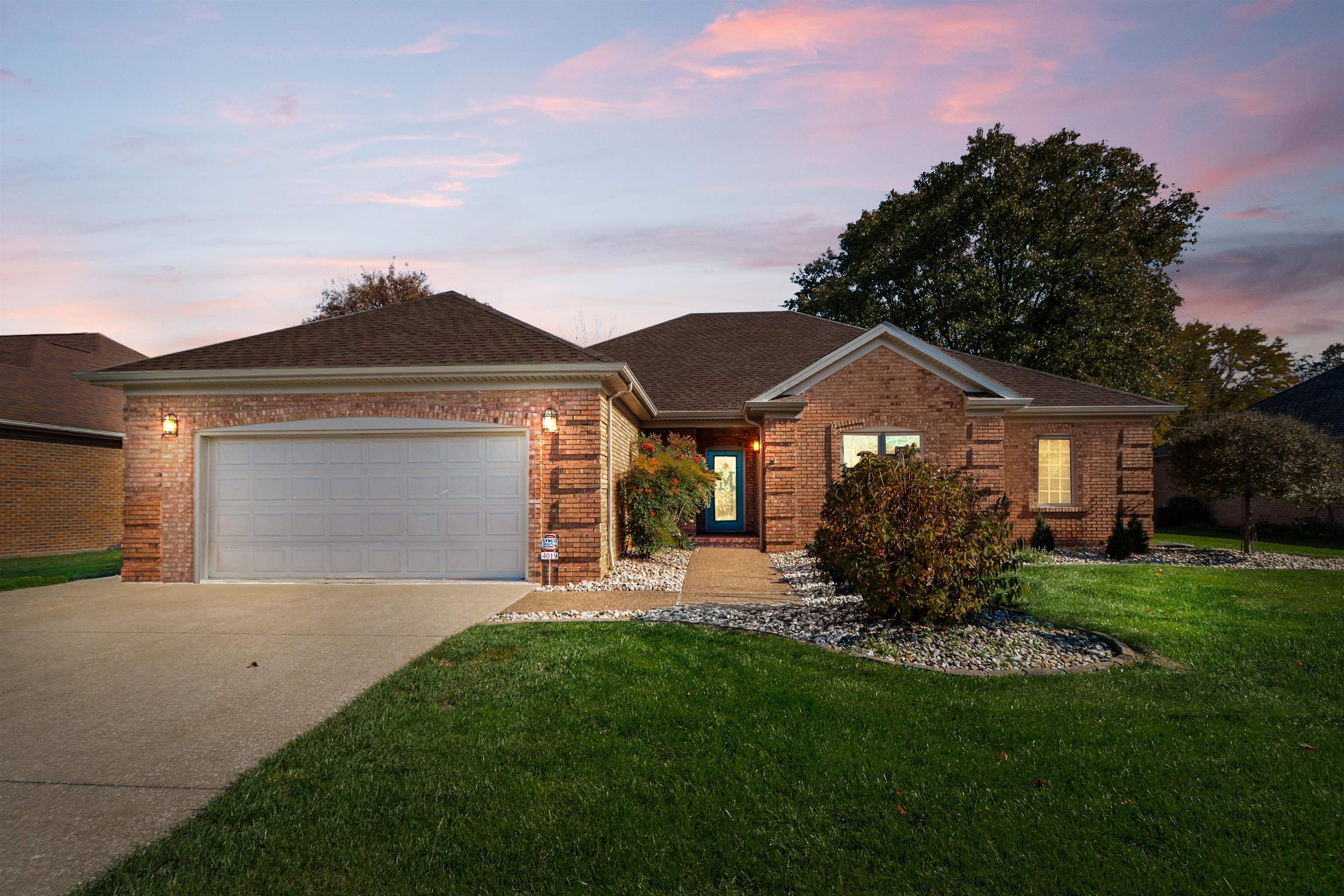 4019 Horseshoe Trace, Owensboro, Kentucky 42303, 4 Bedrooms Bedrooms, ,2 BathroomsBathrooms,Single Family Residence,For Sale,Horseshoe Trace,93501